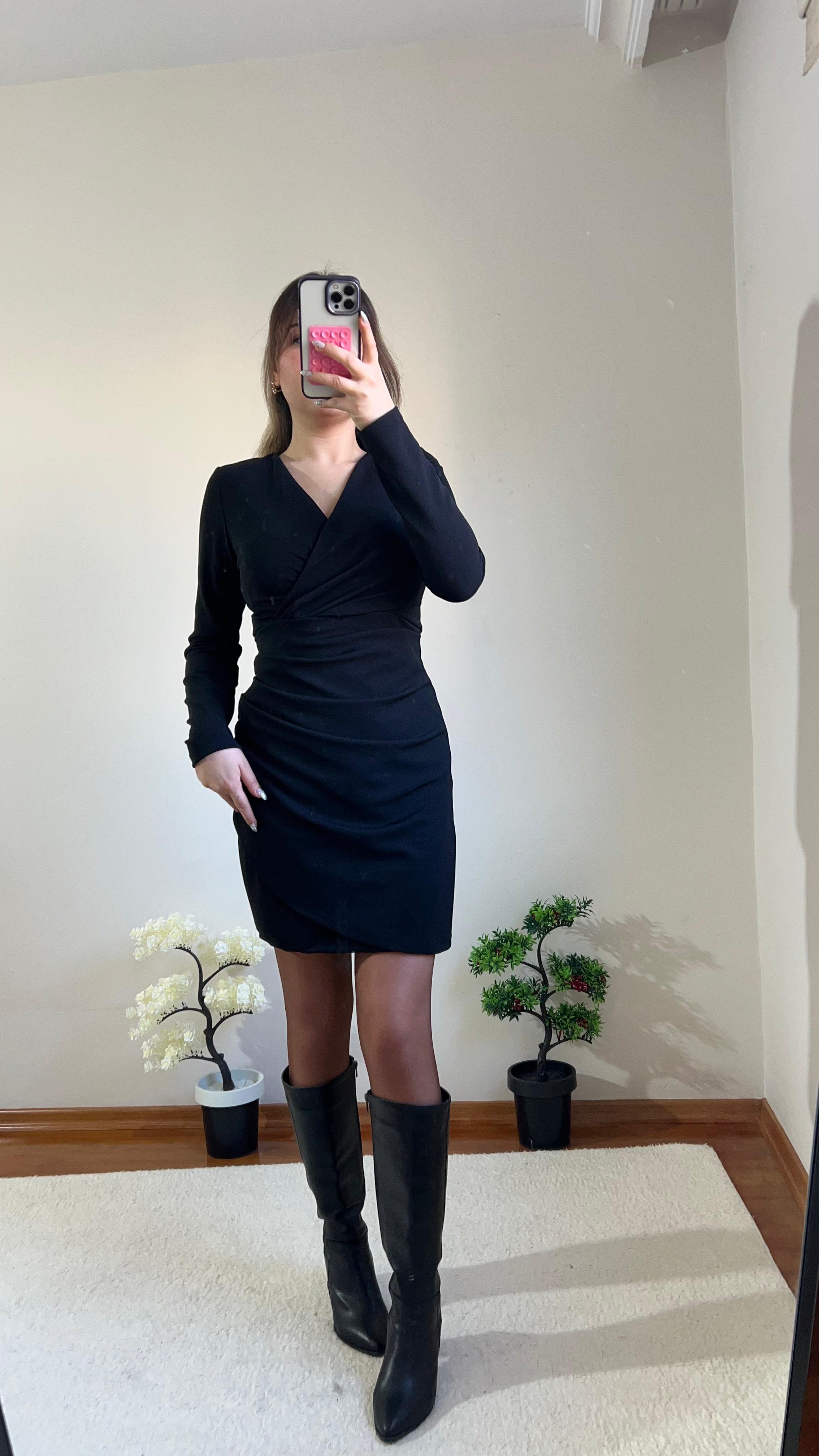 siyah drapeli elbise