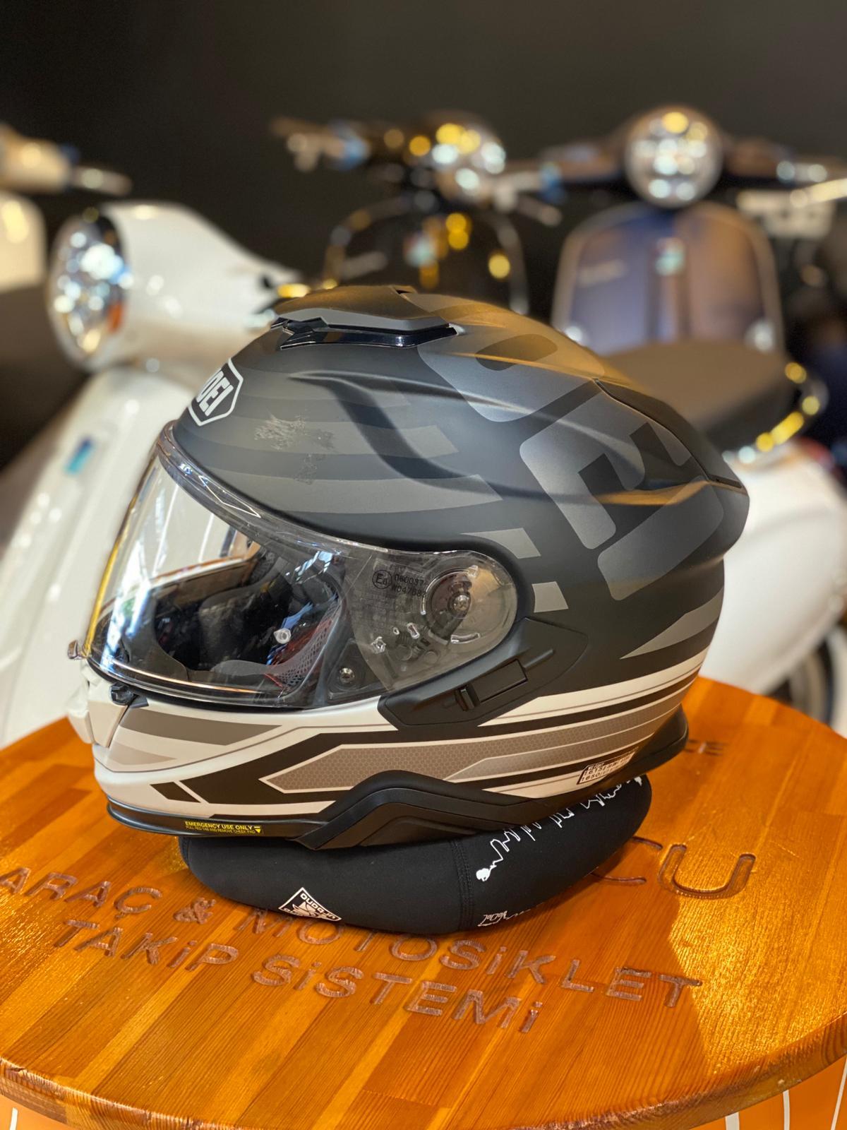 İkinci El SHOEI GT-Air 2 INSIGNIA TC-5 (Siyah/Gri/Kırmızı) - Az Kullanılmış, Mükemmel Kondisyon