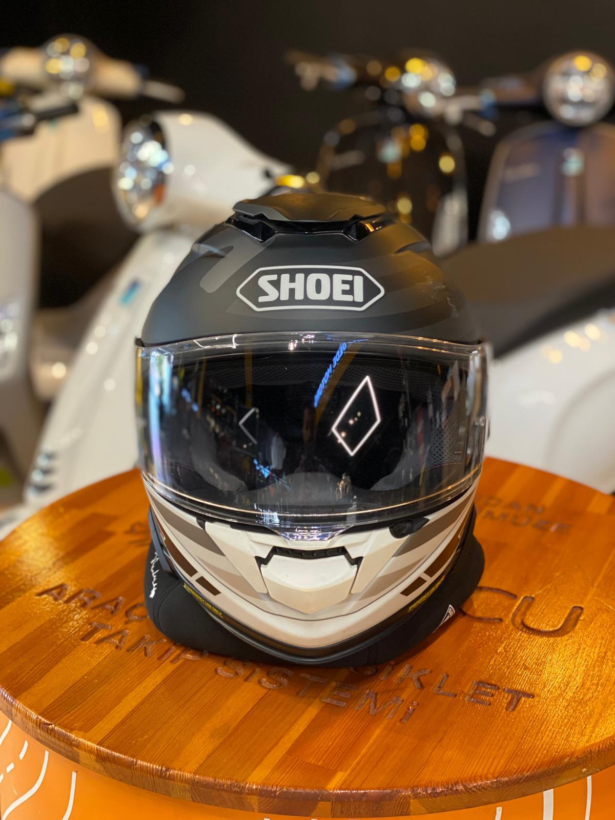 İkinci El SHOEI GT-Air 2 INSIGNIA TC-5 (Siyah/Gri/Kırmızı) - Az Kullanılmış, Mükemmel Kondisyon