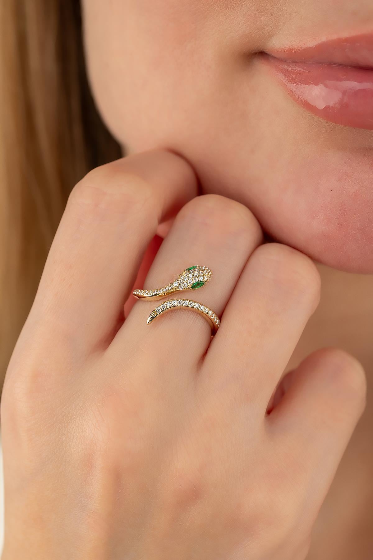 freya-jewelry-yesil-tasli-yilanli-yuzu-a-3218.jpg