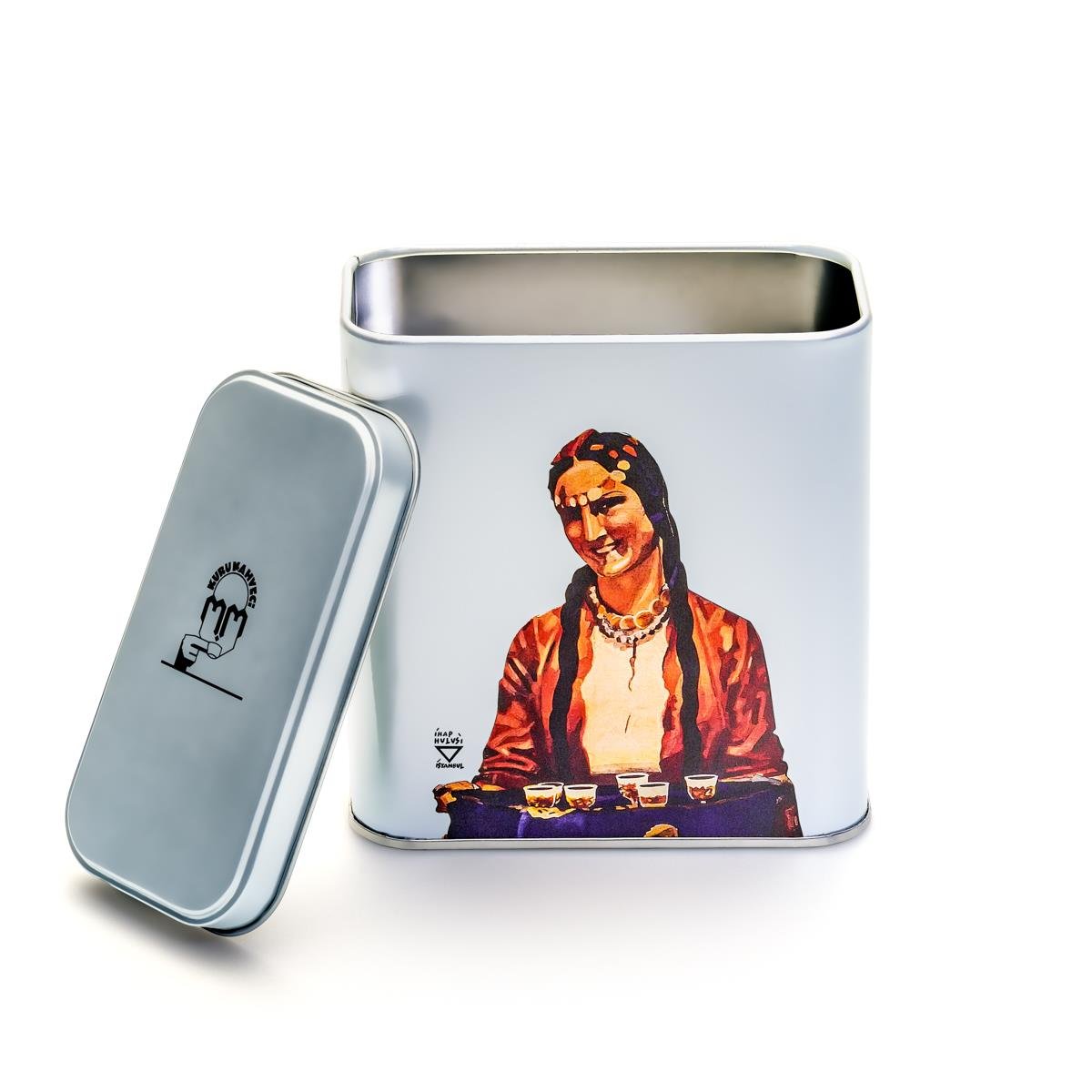 Retro Koleksiyon  Metal Kutu 'Kahve Sunan Kadın'