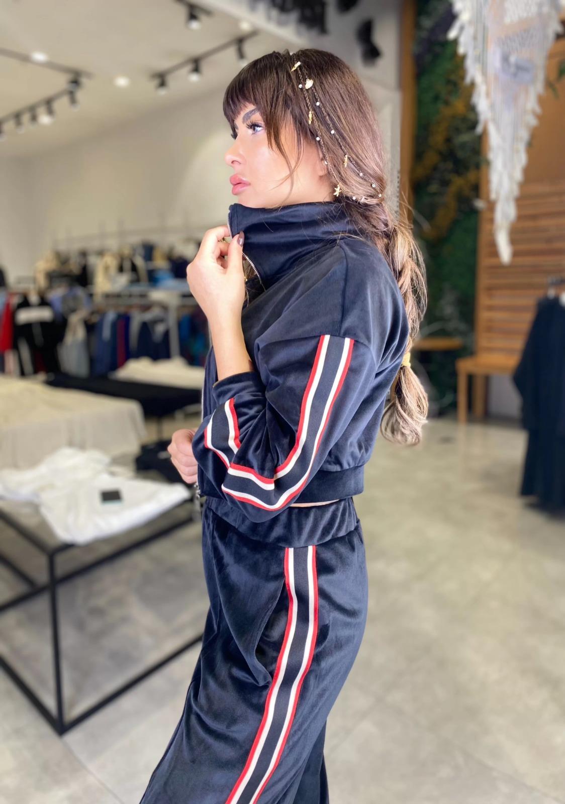 YAN ŞERİT DETAYLI SWEATSHIRT 02