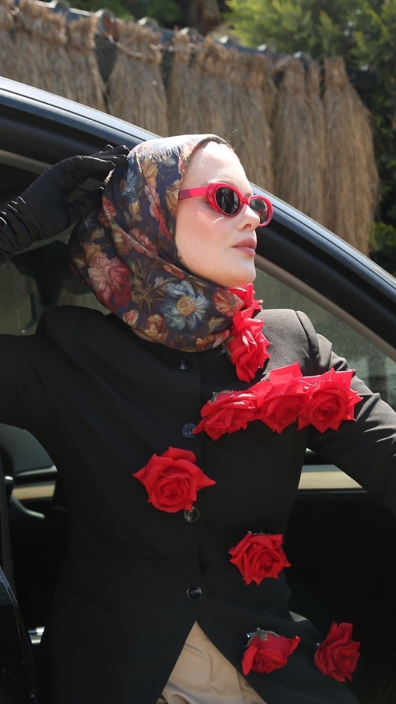 SECRET GARDEN DESEN EŞARP LACİVERT