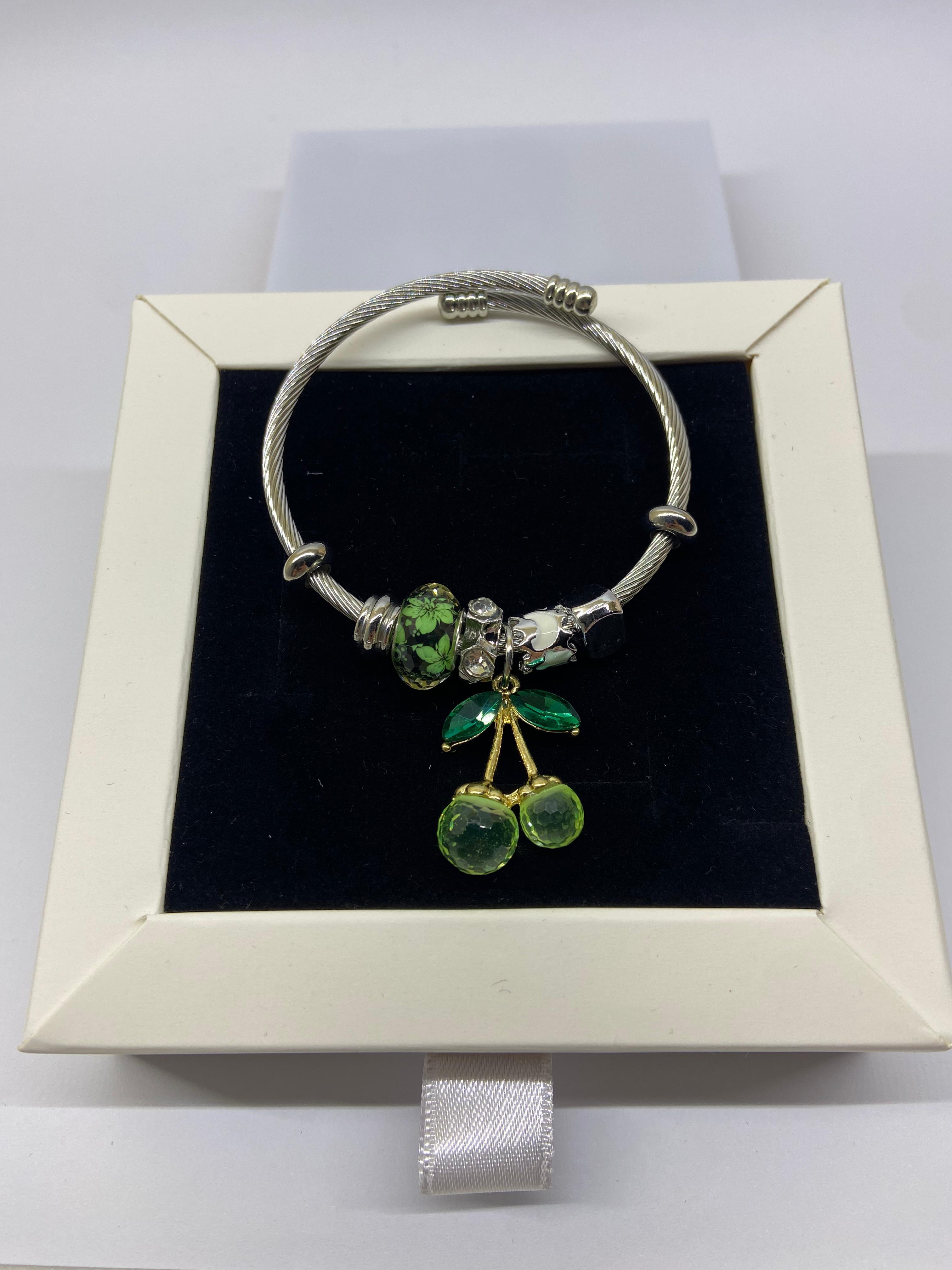 Kirazlı Yeşil Charm Bileklik
