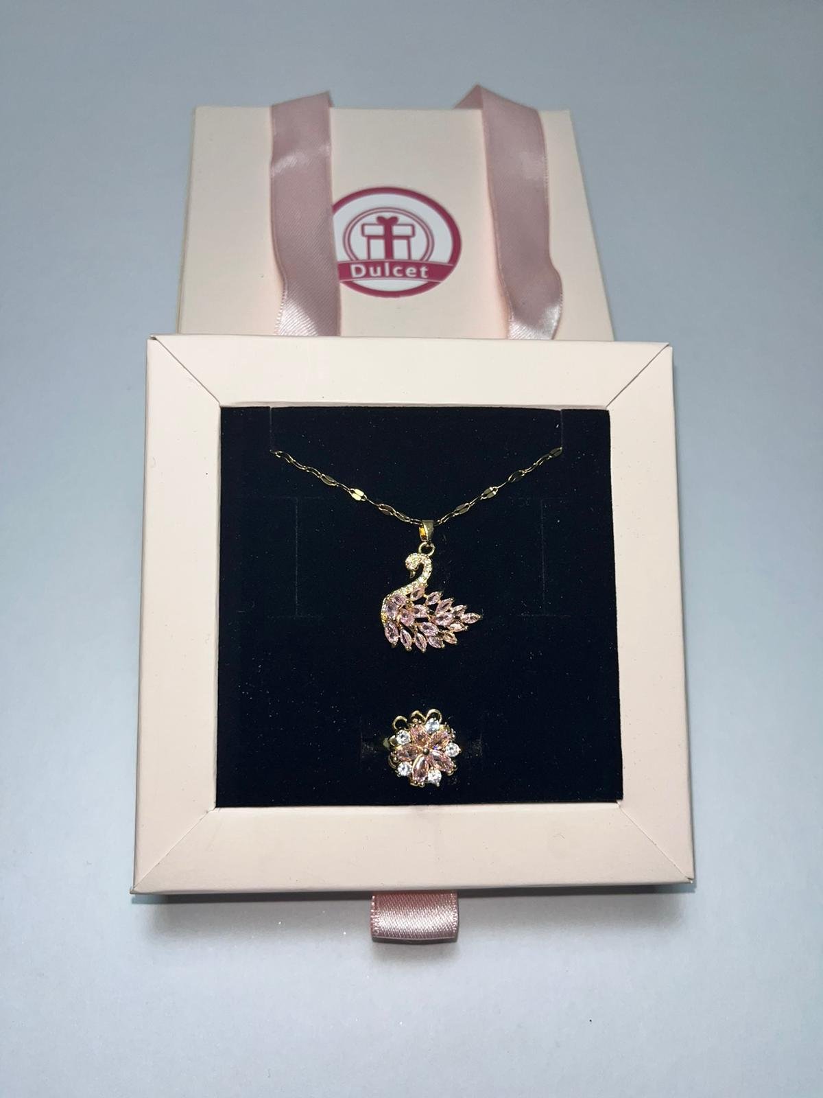 Pembe Kuğu Modeli Dönebilir Yüzüklü