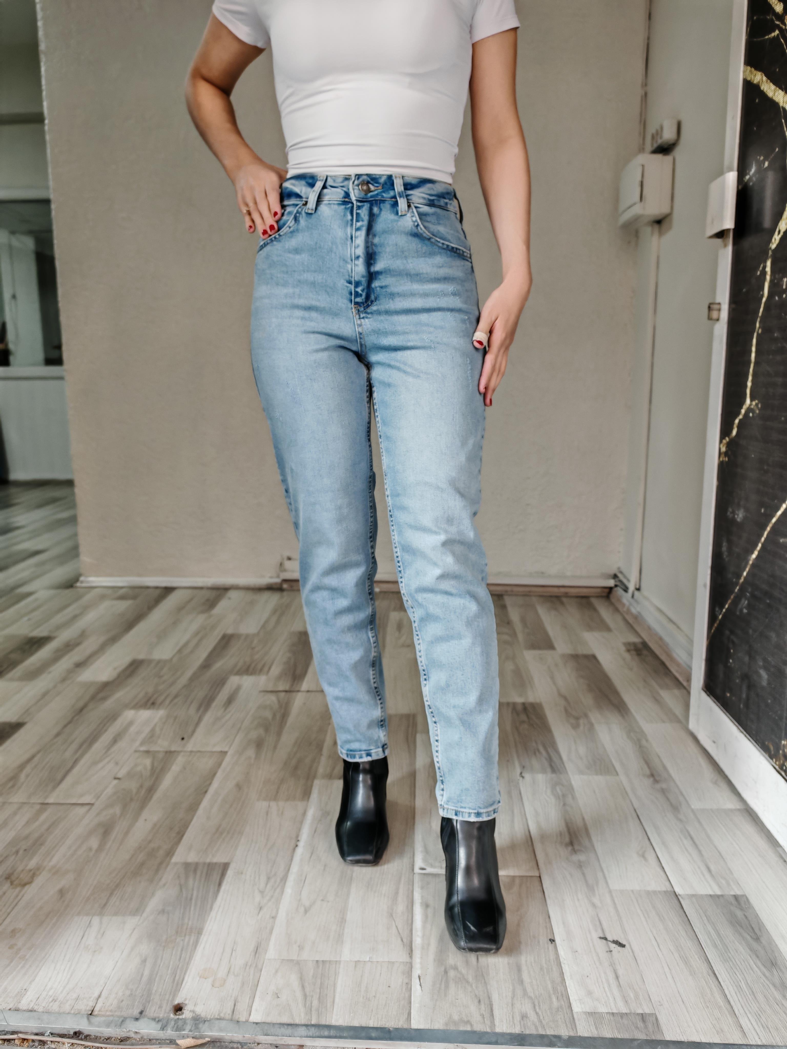 taşlama detaylı buz mavi mom jean kadın pantolon