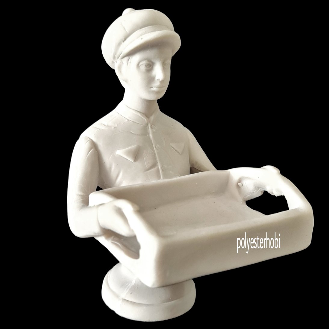 ob-1588-genc-erkek-garson-sunum-biblo--d-b40b.png