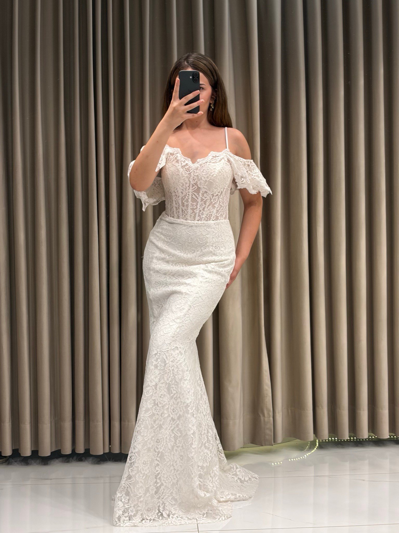 Beyaz İnce Askılı Güpür Model Balık Abiye Elbise | Kaleiçi Yıldızlar