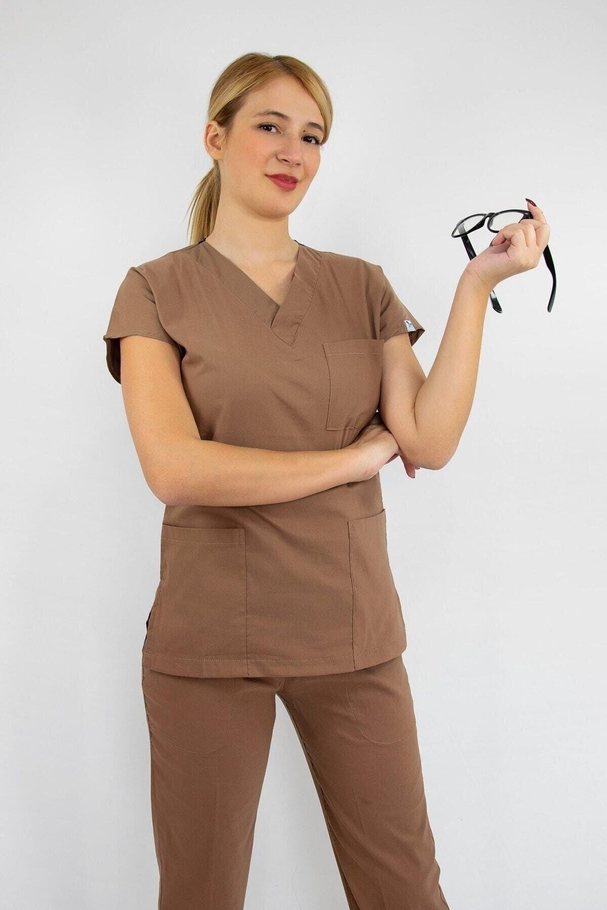 Açık Kahve Likralı Üst Forma-Nur Medikal Giyim