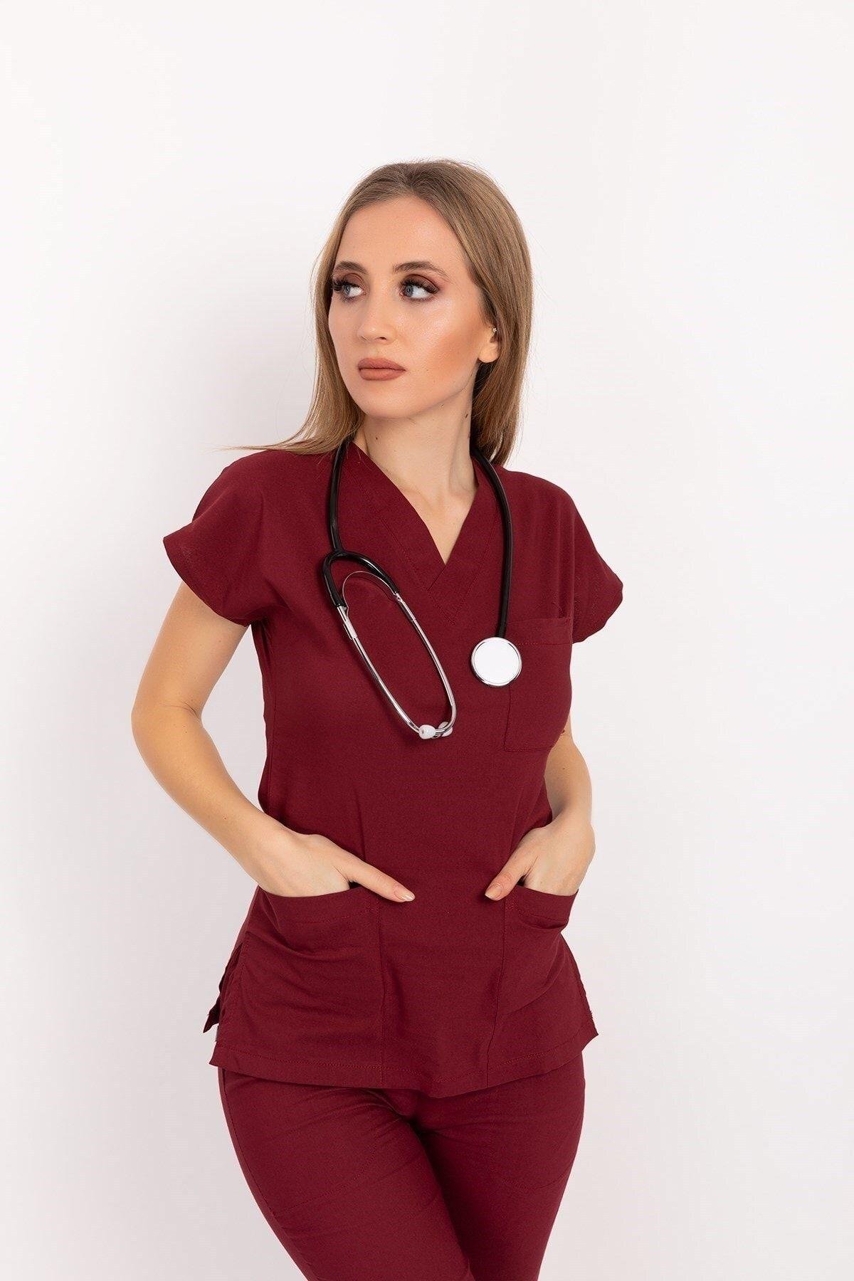 Bordo Renk Likralı Doktor Hemşire Cerrahi Tek Üst Forma-Nur Medikal Giyim
