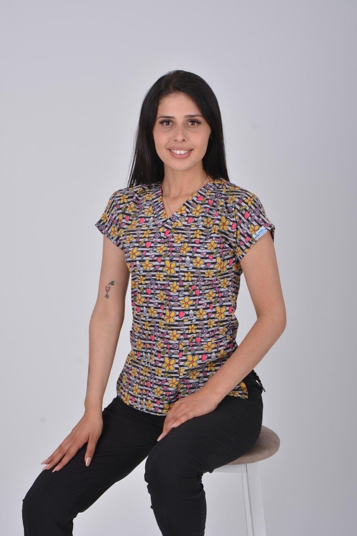 Çizgili Papatya Desenli Likralı Üst Doktor Hemşire Hastane Forması-Nur Medikal Giyim