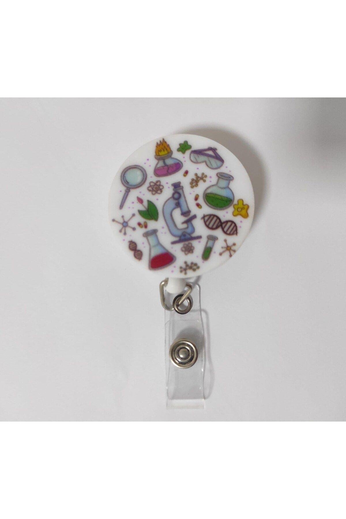 Laborant 2. Desen Temalı Yoyo Yaka Kartlığı AKS-YLB-030-Nur Medikal Giyim