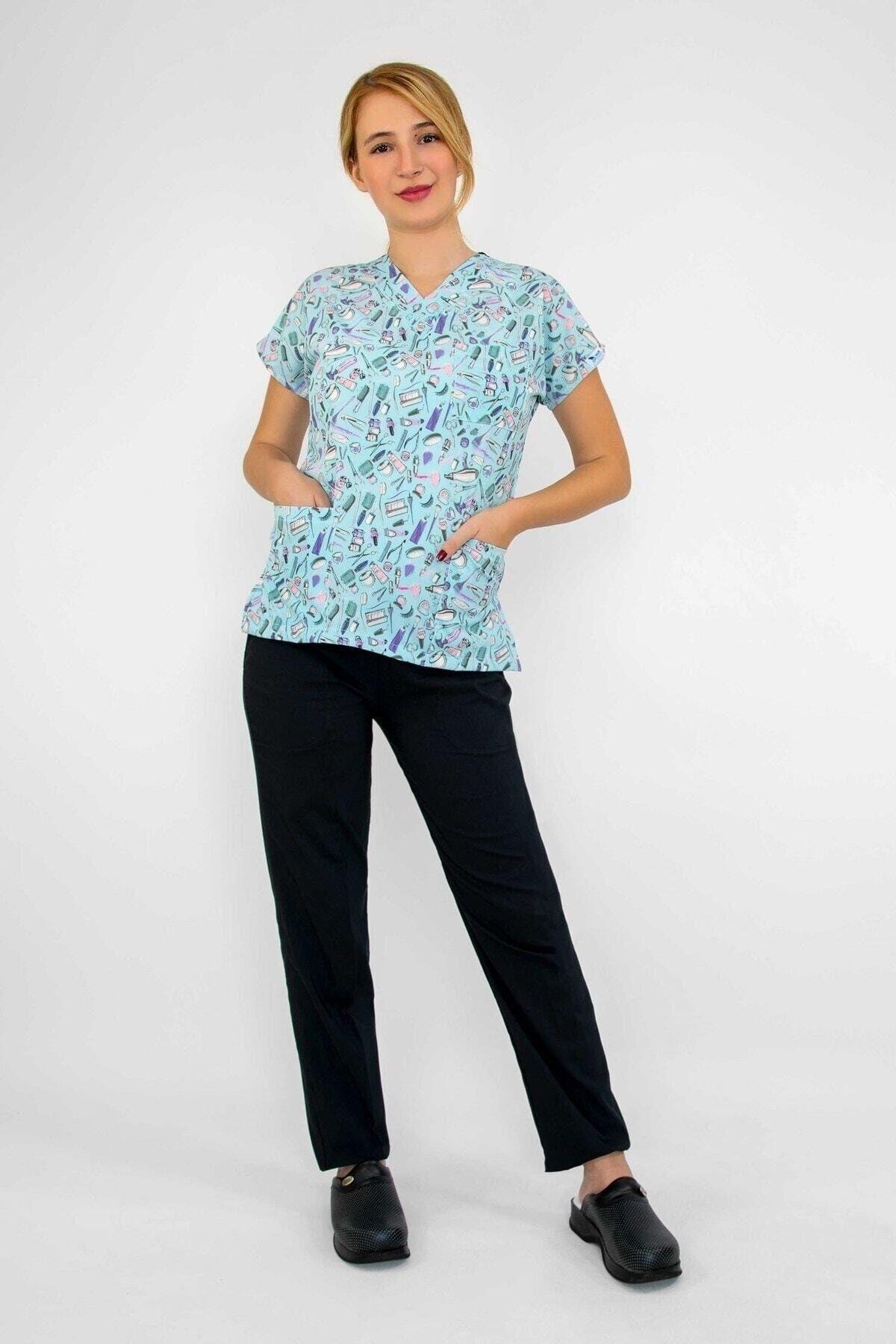 Mavi Desenli Likralı Scrubs Nöbet Takım-Nur Medikal Giyim