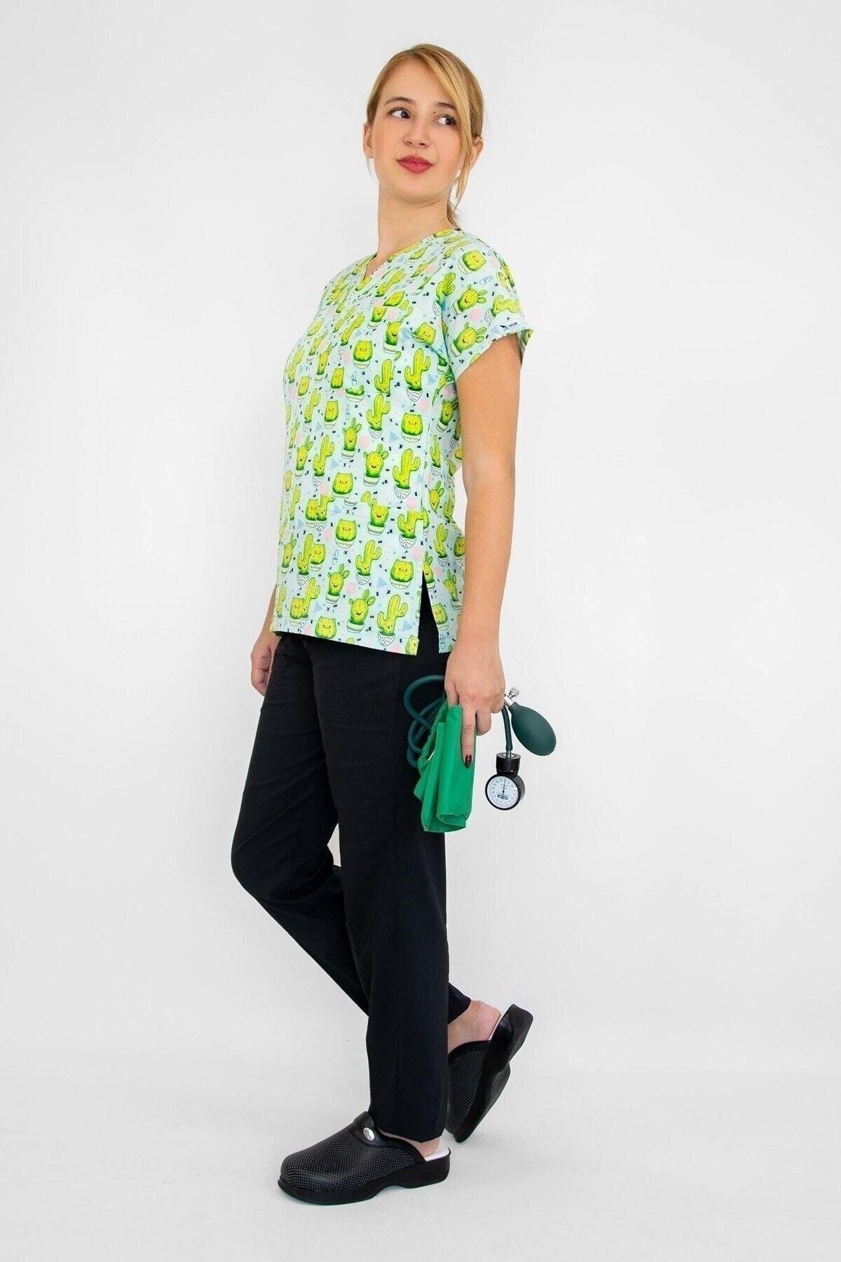 Neşeli Kaktüs Desenli Likralı Alt Üst Takım-Nur Medikal Giyim