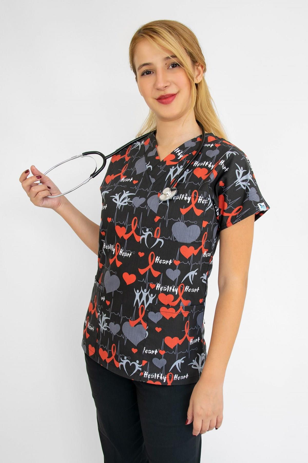 Sağlıklı Kalp Desenli Likralı Doktor Hemşire Hastane Cerrahi Tek Üst Forma-Nur Medikal Giyim