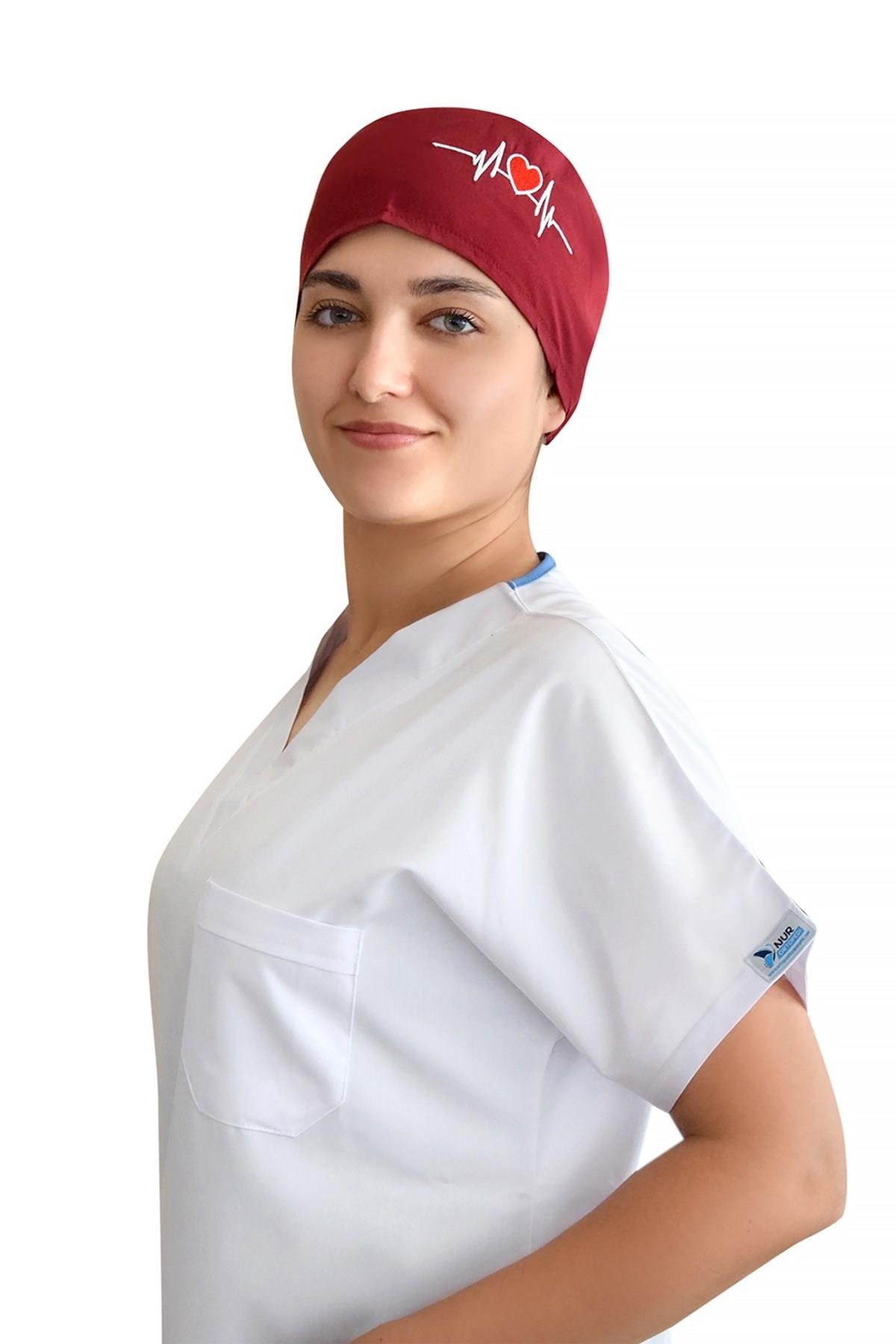 Unisex Bordo Kalp Ritim Nakışlı Cerrahi Bone Doktor Hemşire Saç Bone-Nur Medikal Giyim