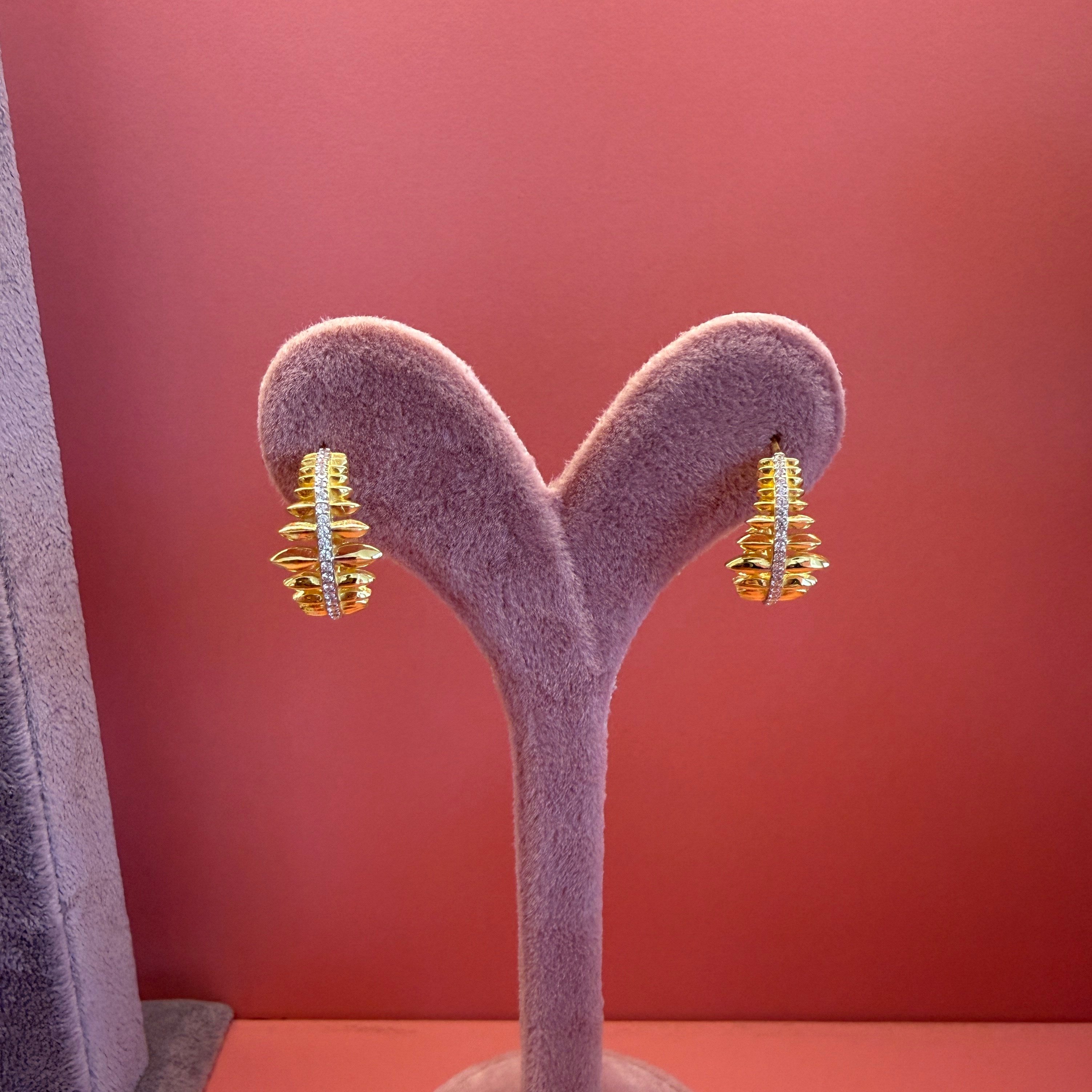 BYNARS CROWN HOOPS