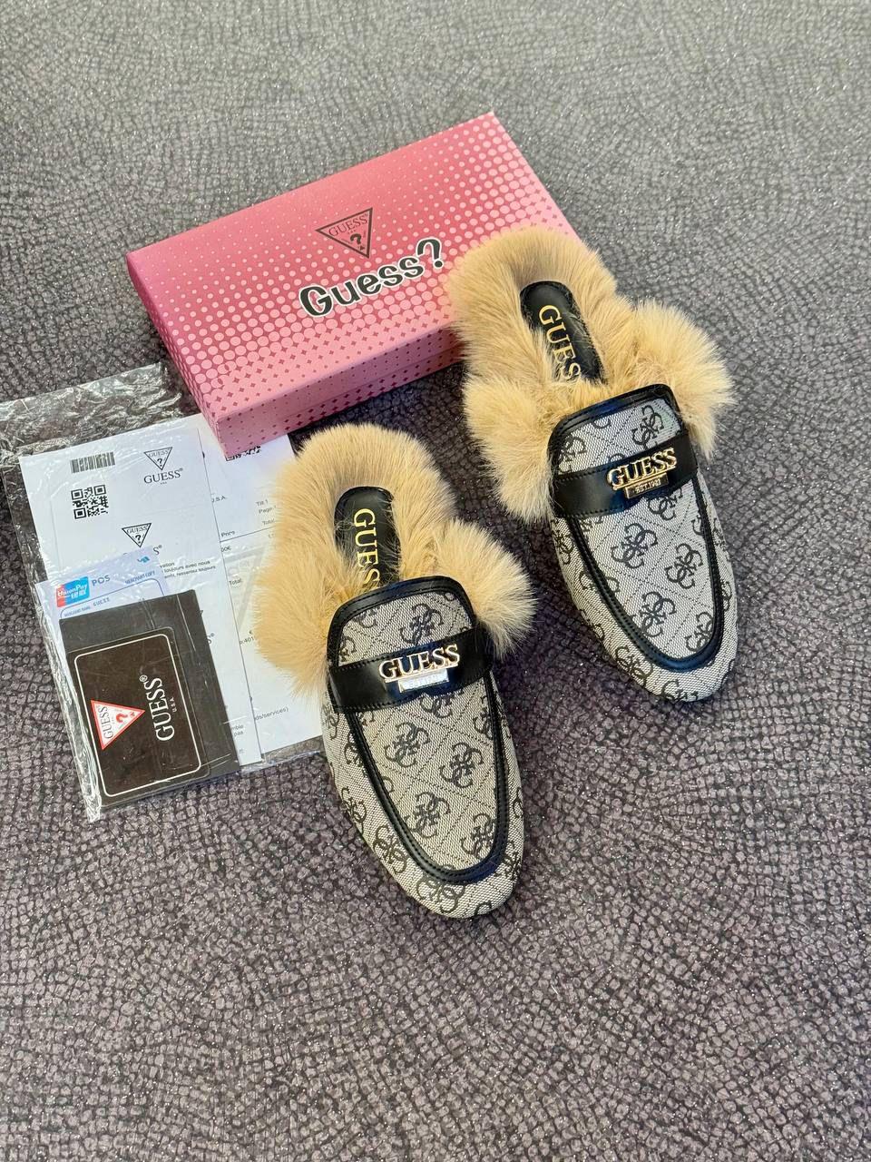 GUESS SLİPPERS