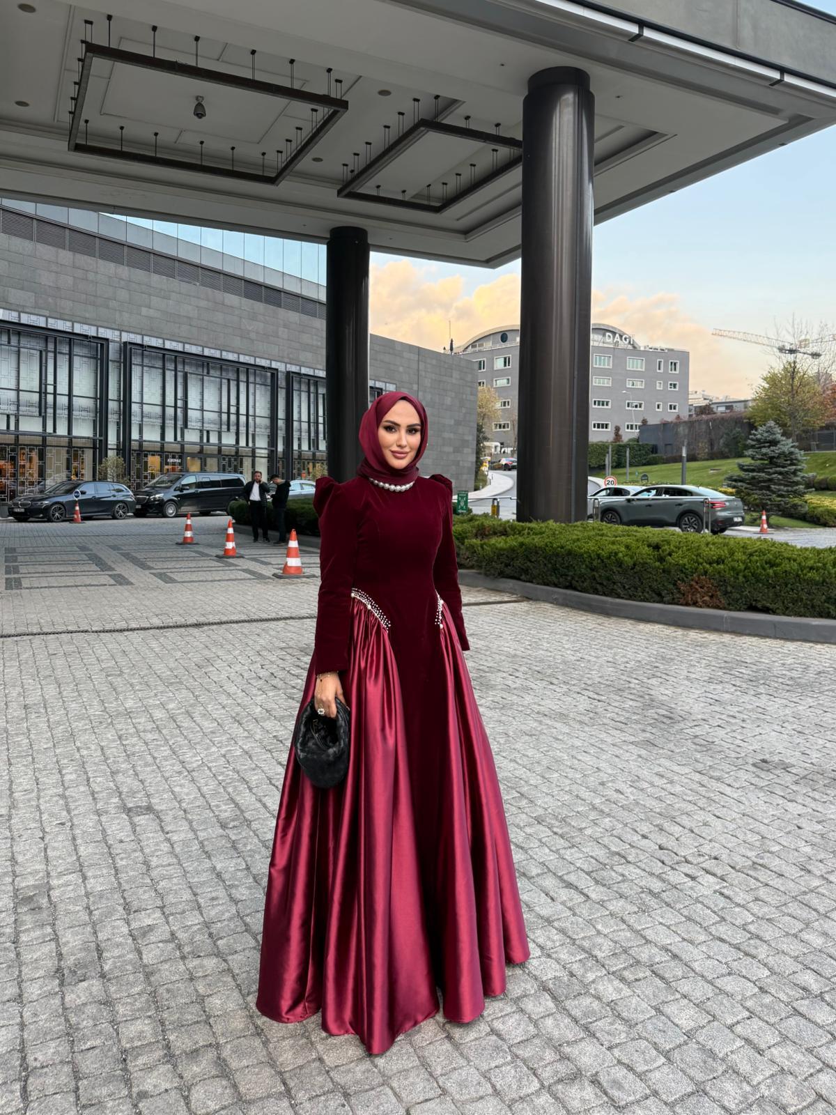 LADY GRACE VELVET DRESS