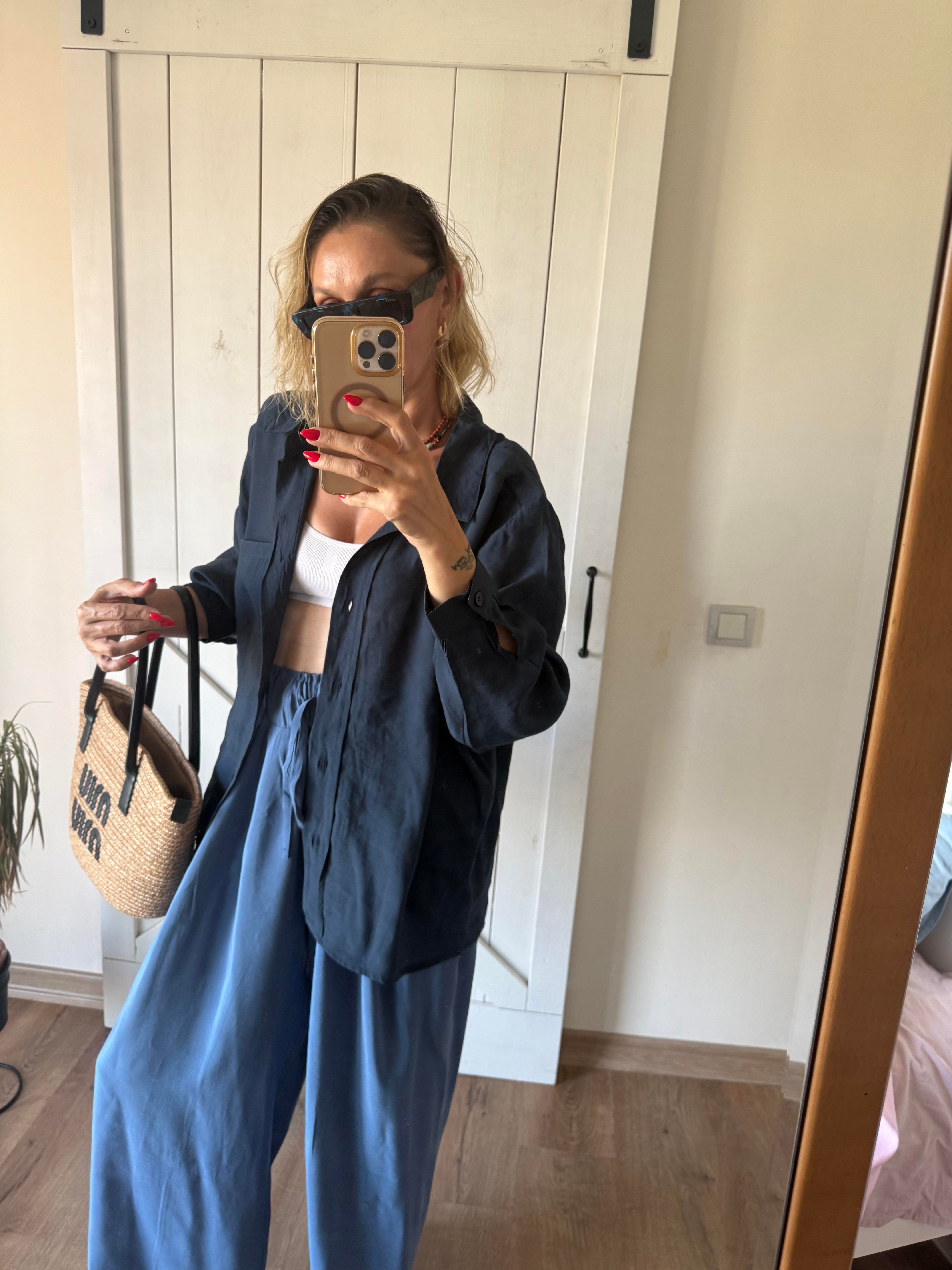 Arkası Pencere Detaylı Salaş Gömlek Lacivert