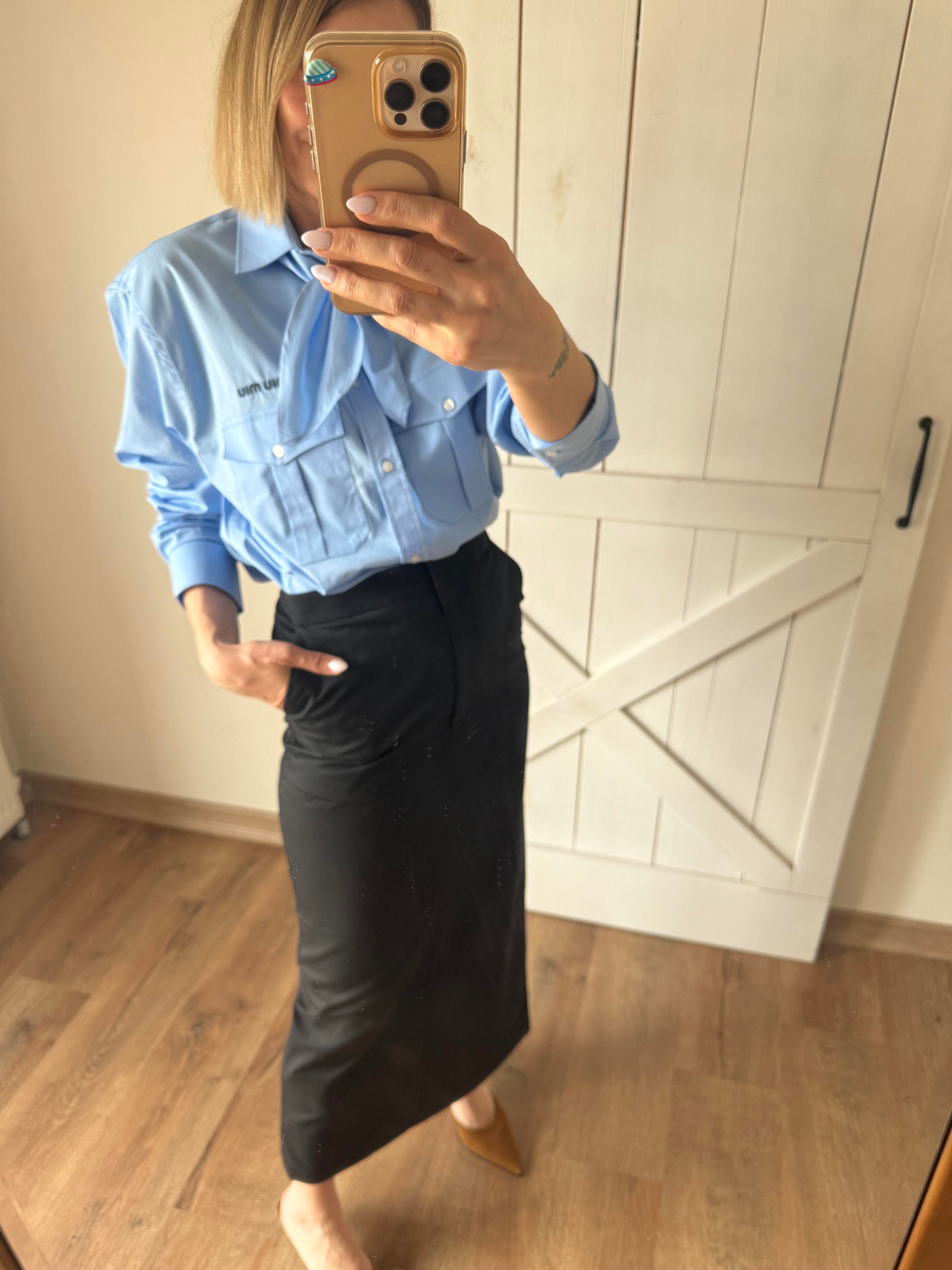 Arkası Yırtmaçlı Kalem Etek