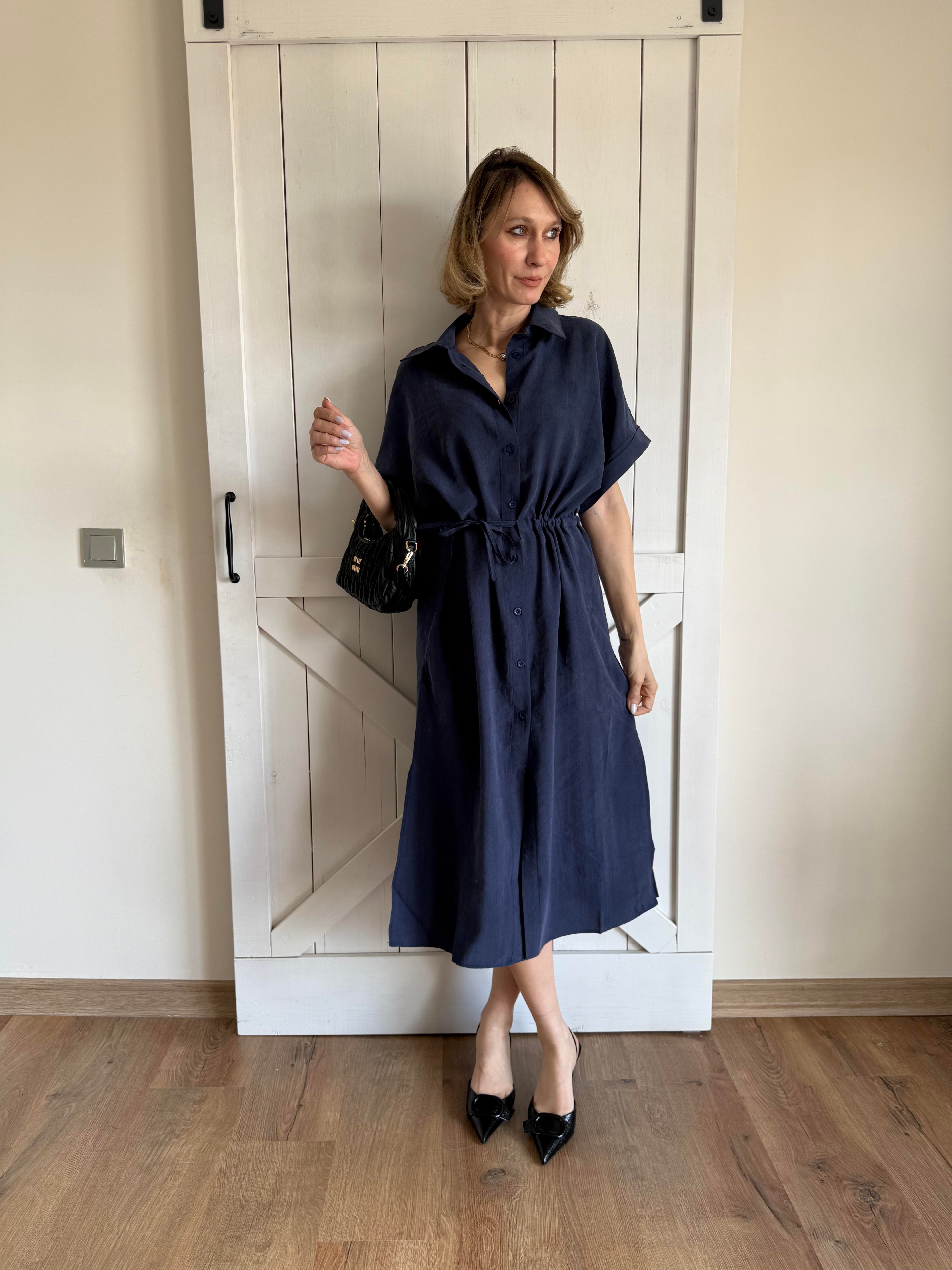 Belden Büzgü Detaylı Lacivert Elbise