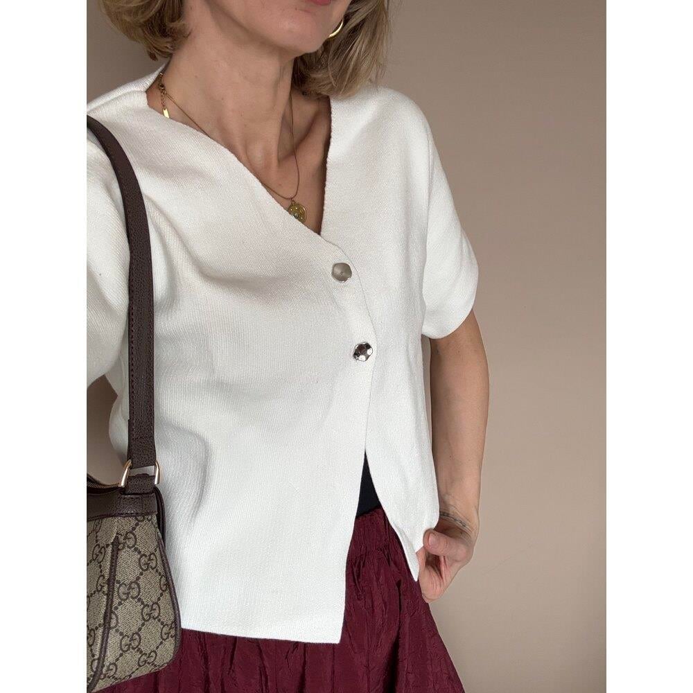 Beyaz Düğme Detaylı Çelik Örme Kadın Hırka