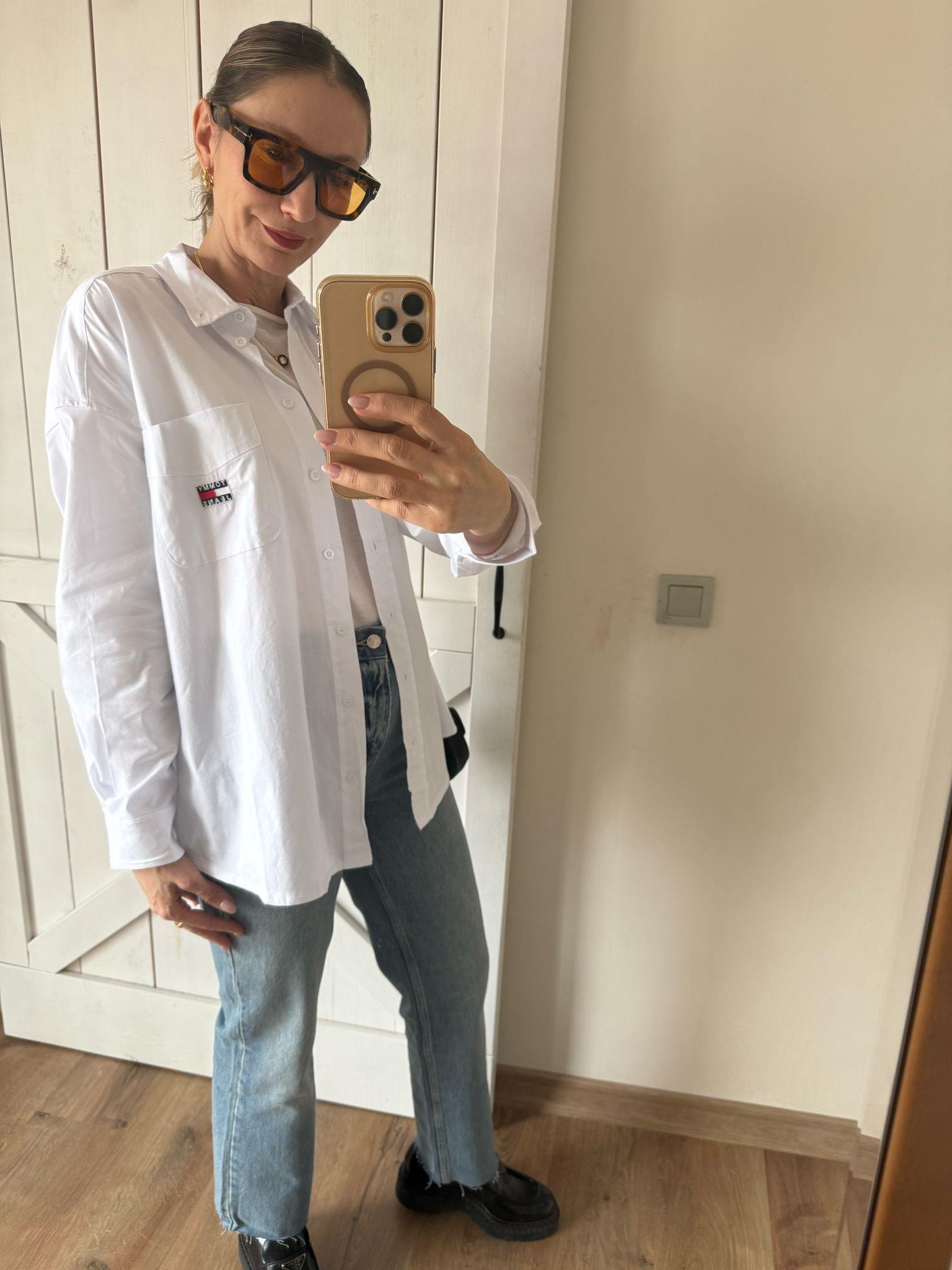 Beyaz Etek Ucu Dalgalı Uzun Gömlek