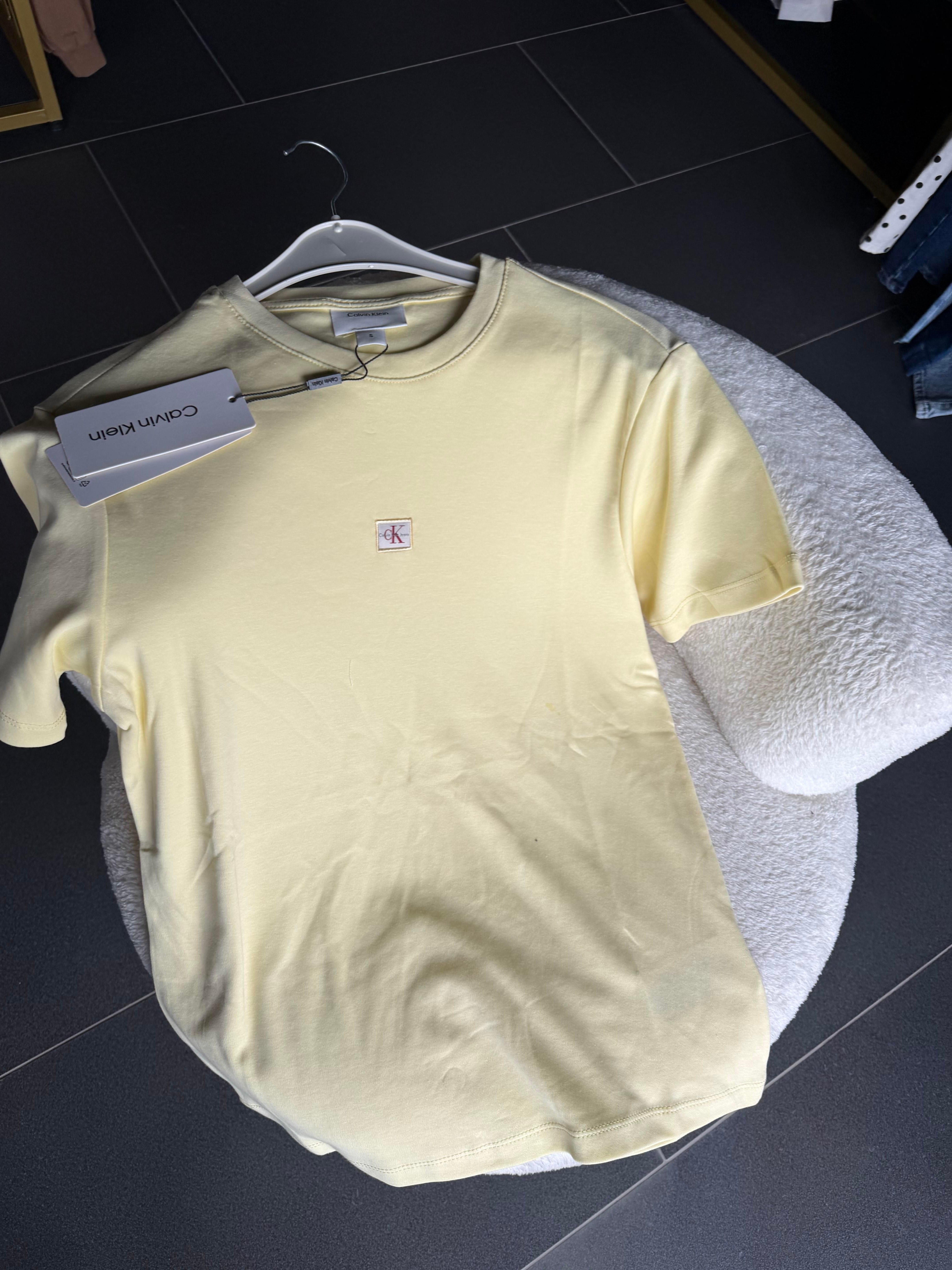 C Toz Tereyağ Sarısı Minimal Tshirt