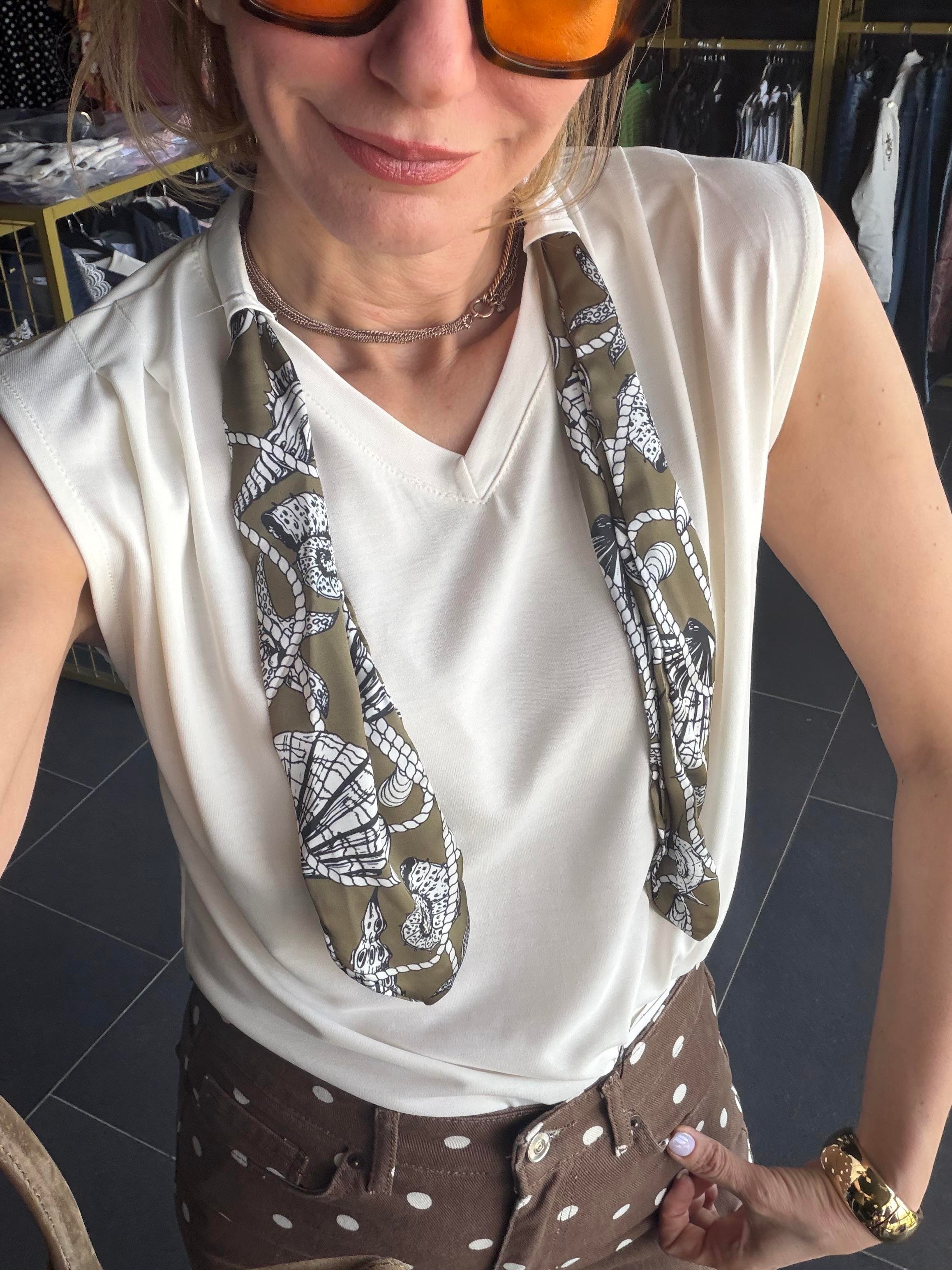 Diena Fularlı Kırık Beyaz Tshirt