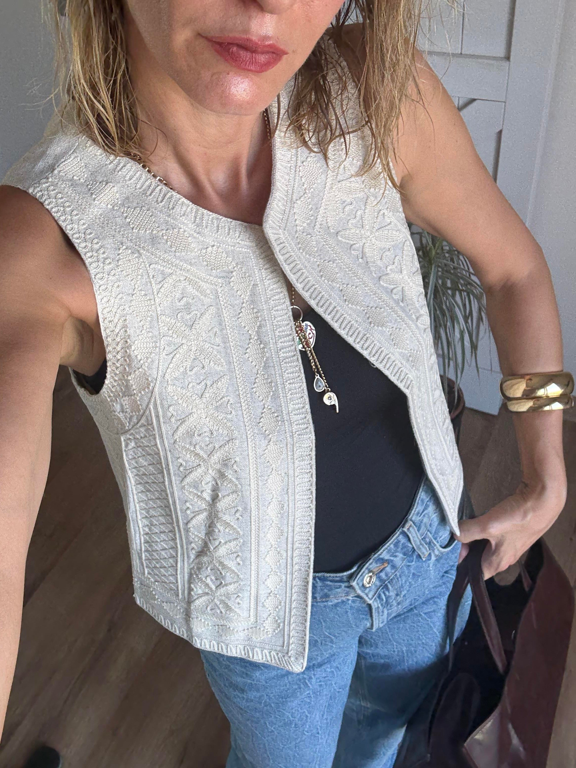 İşlemeli Keten Yelek