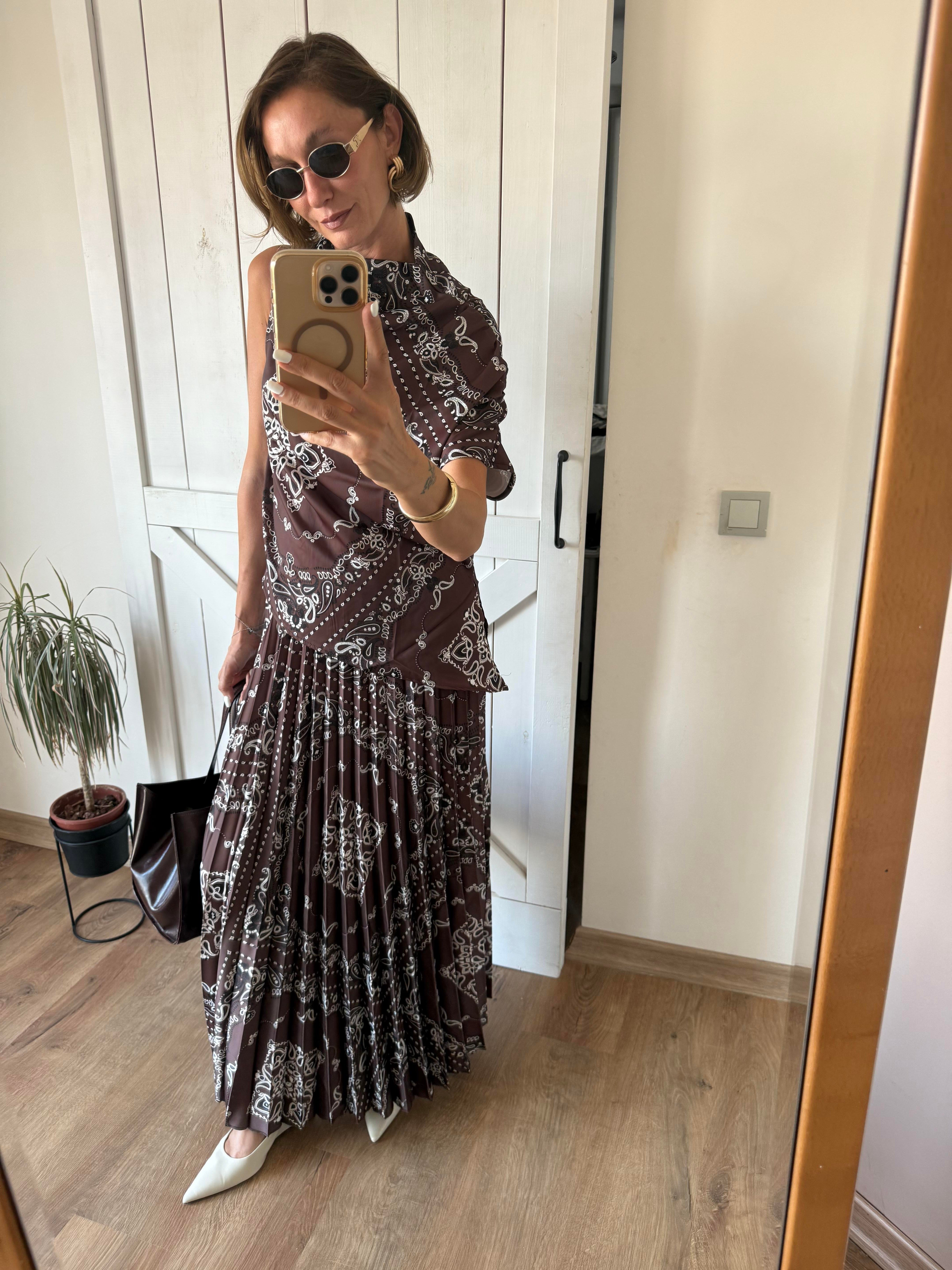 Kahve Şal Desen Asimetrik Kesim Bluz Saten Takım