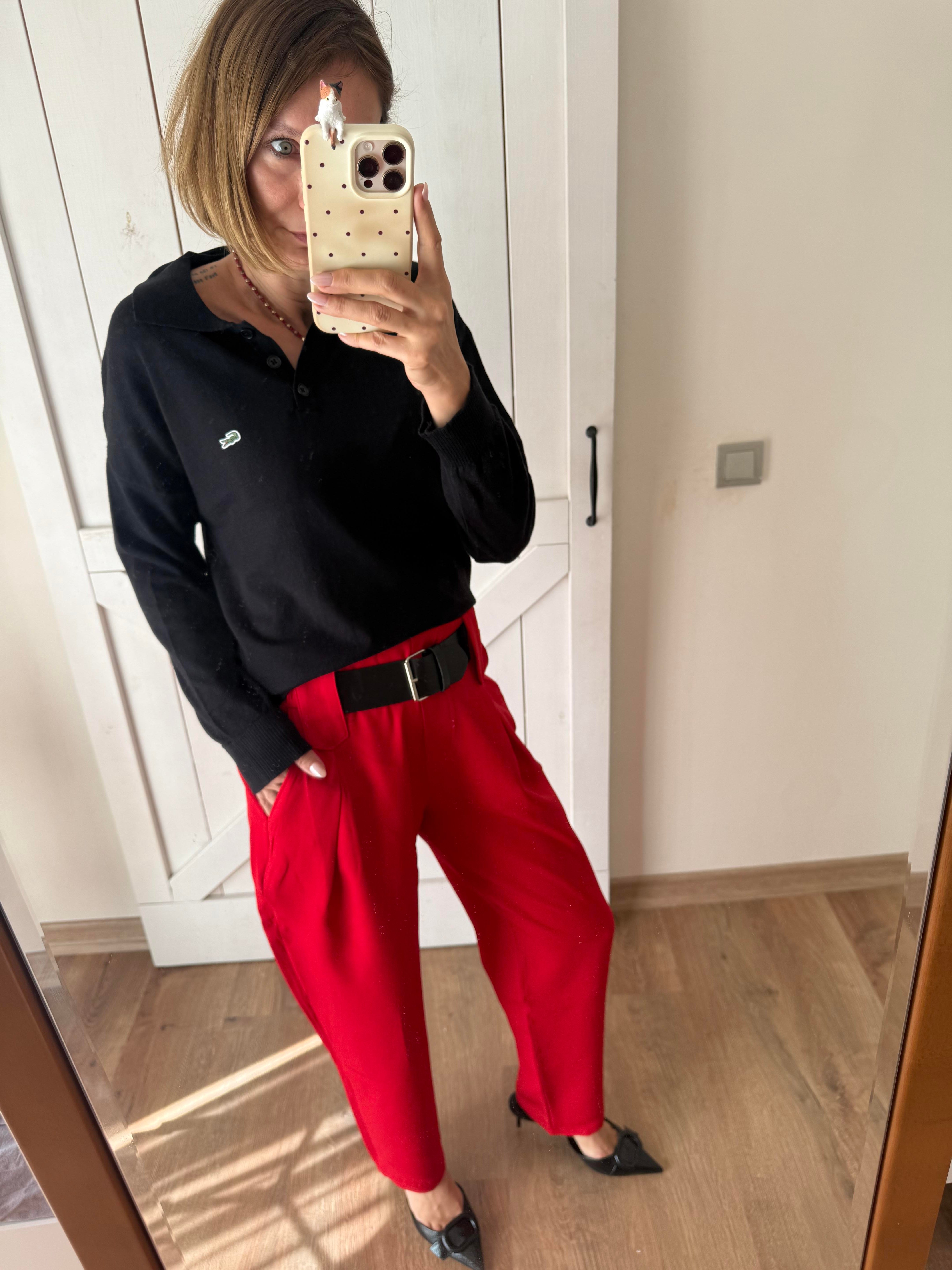 Kemer Detaylı Kırmızı Pantolon