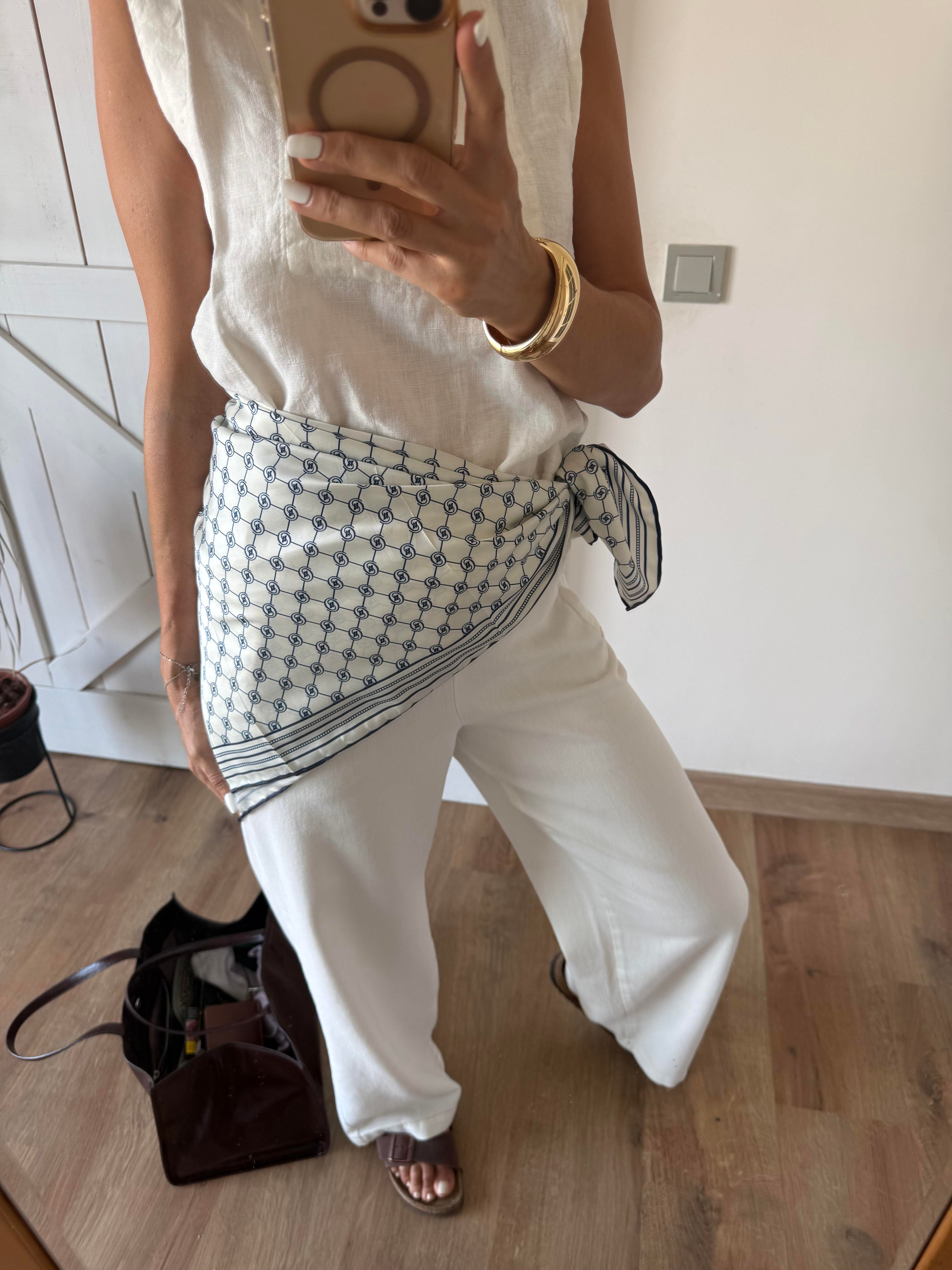 Kırık Beyaz Logolu Kare Premium Şal/Eşarp