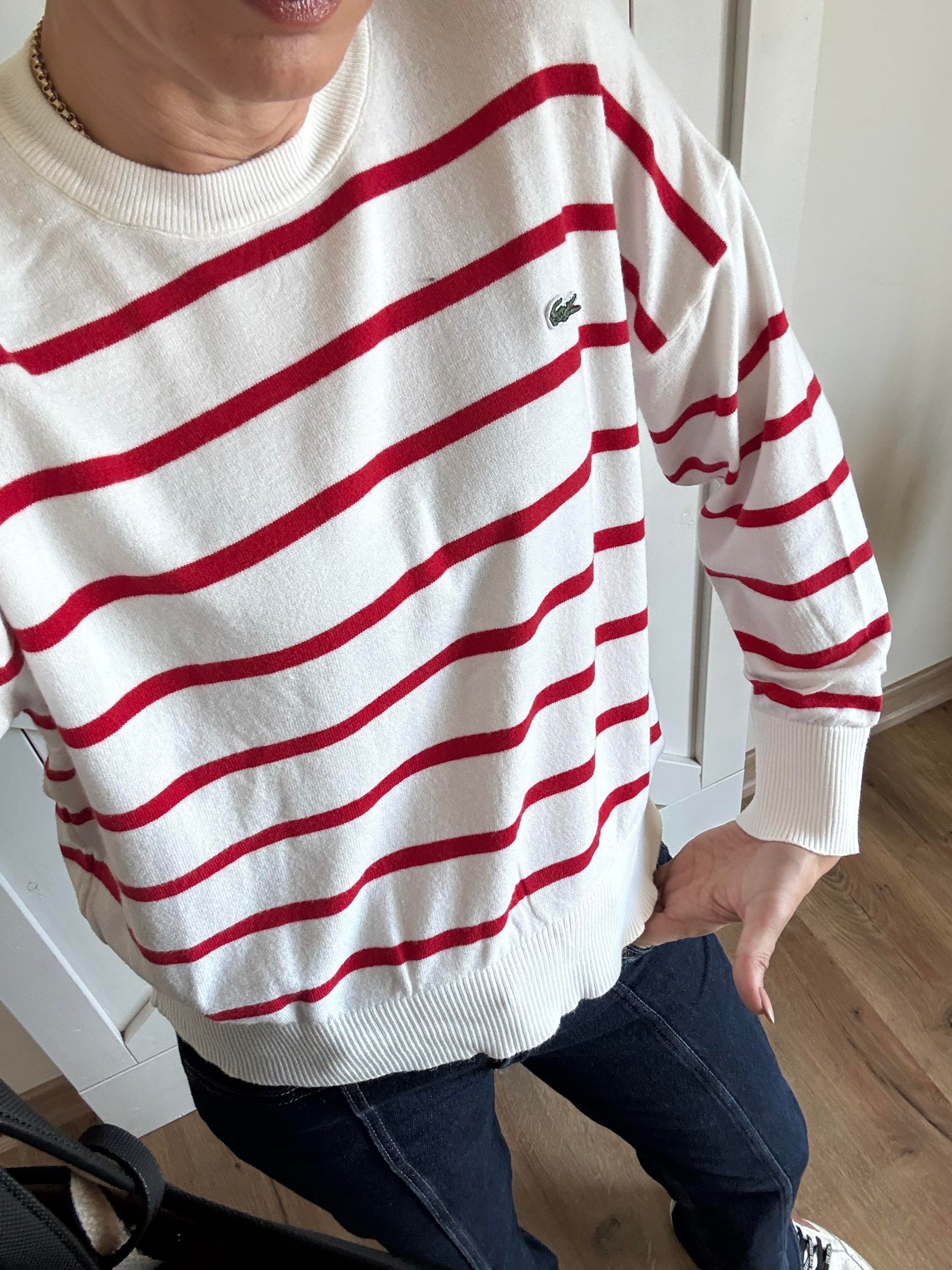 Kırmızı Üzeri Beyaz Triko