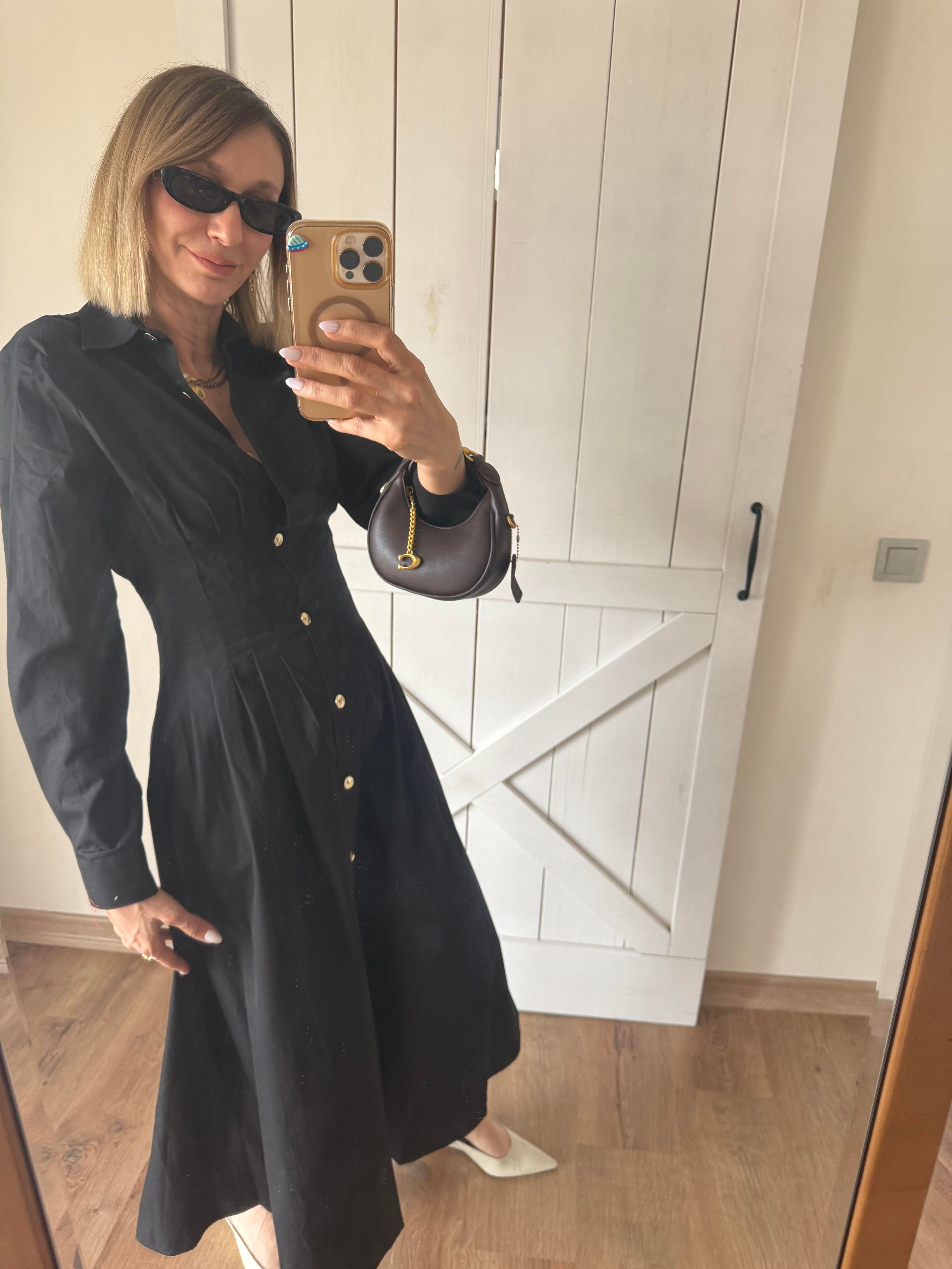 Korse Dikişli Siyah Elbise