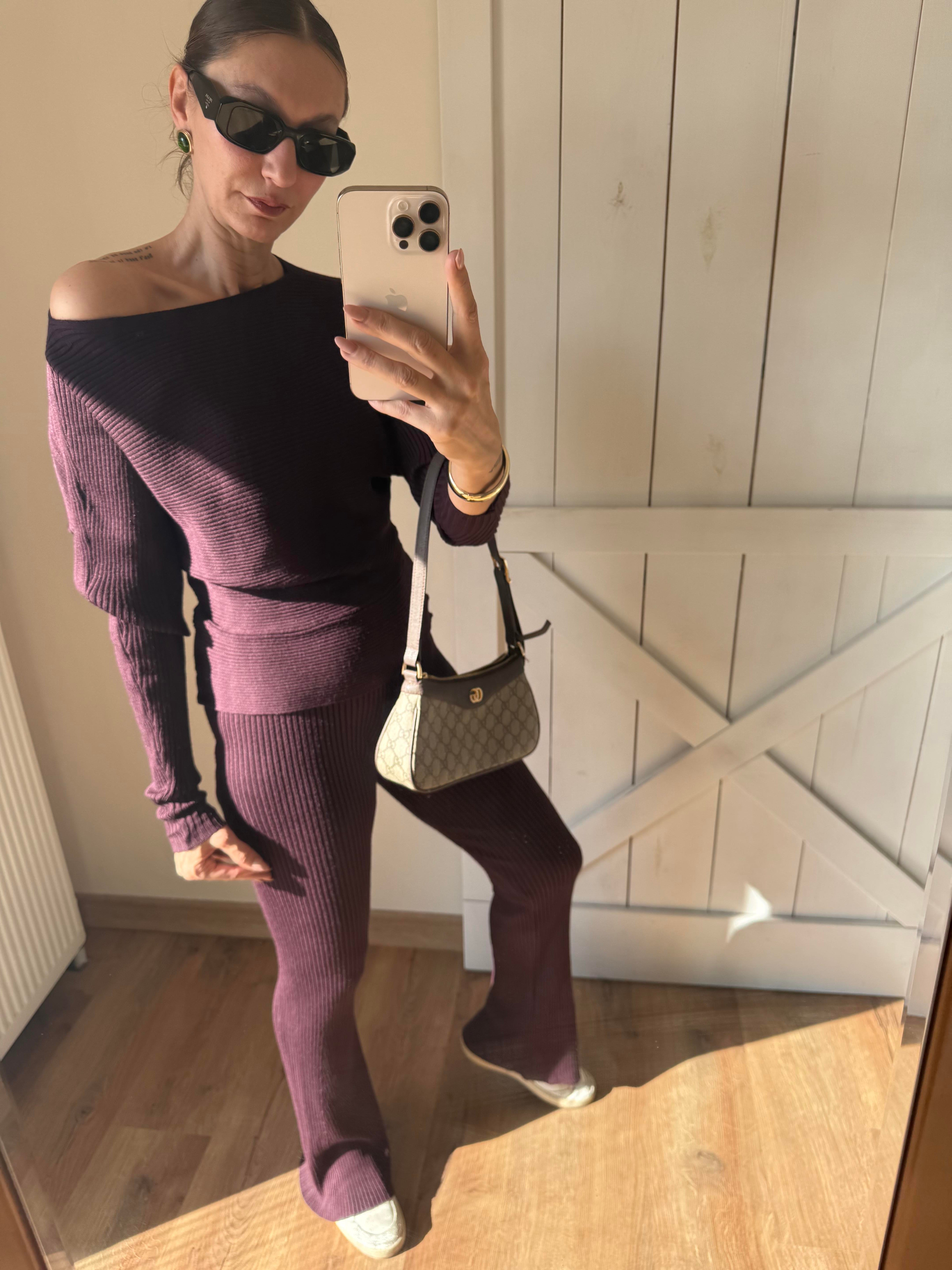 Marka Model Omuz Detaylı Bordo Triko Takım