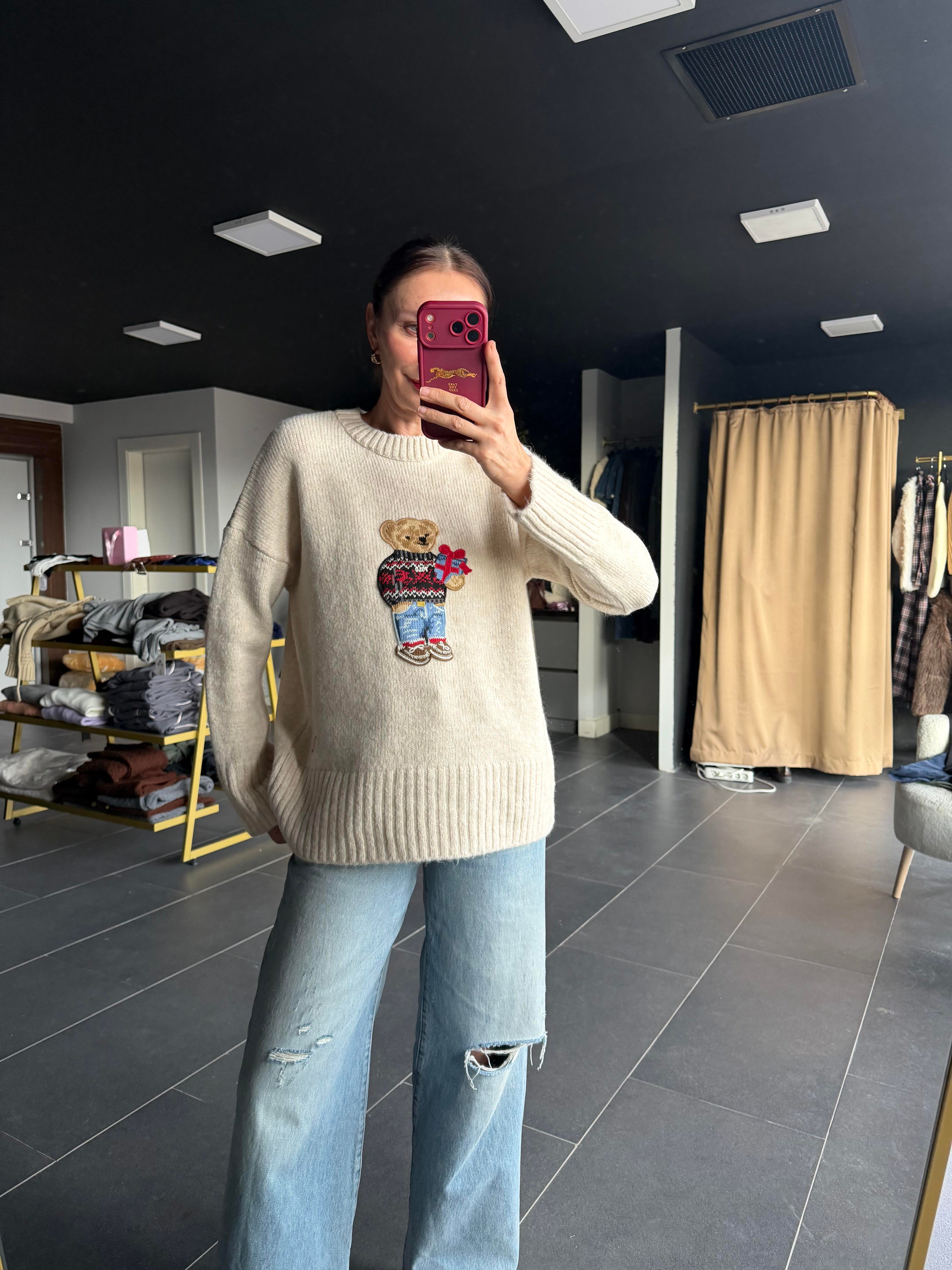 Nakış İşlemeli Ayıcıklı Kazak