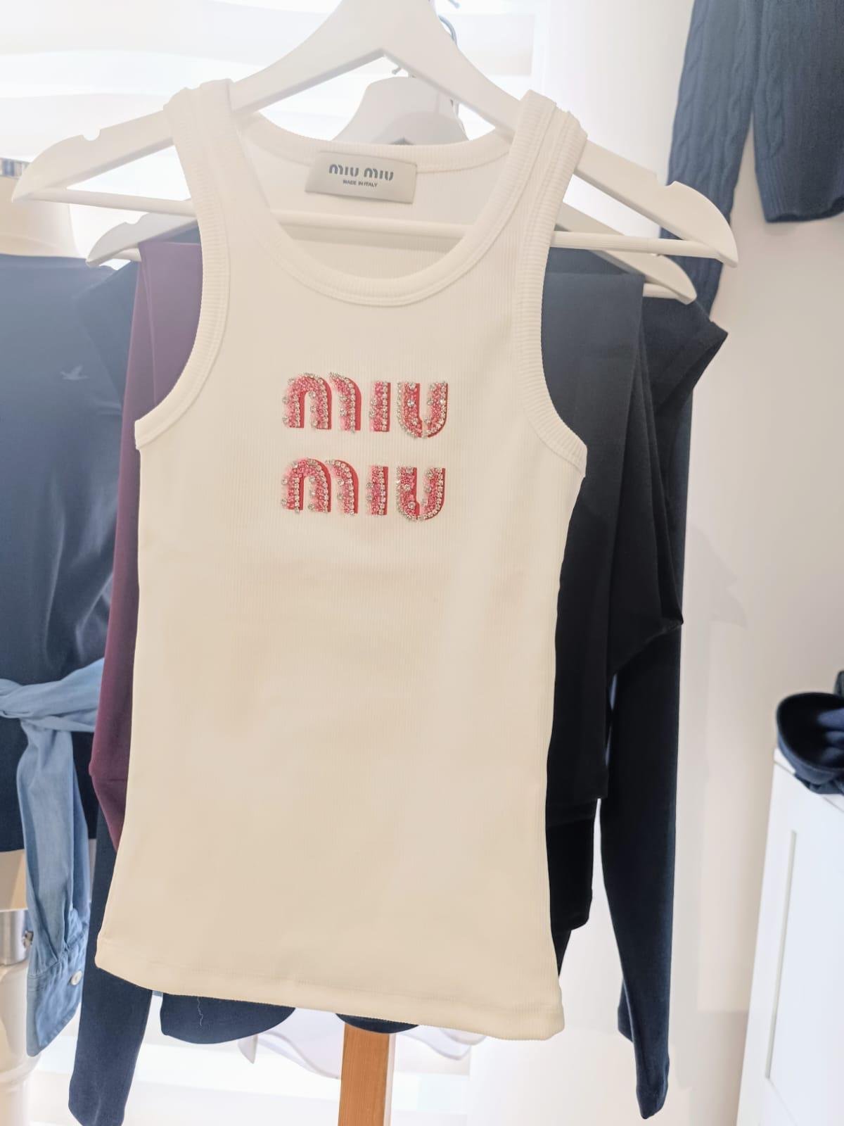 Pembe Taş İşlemeli Premium Beyaz Atler