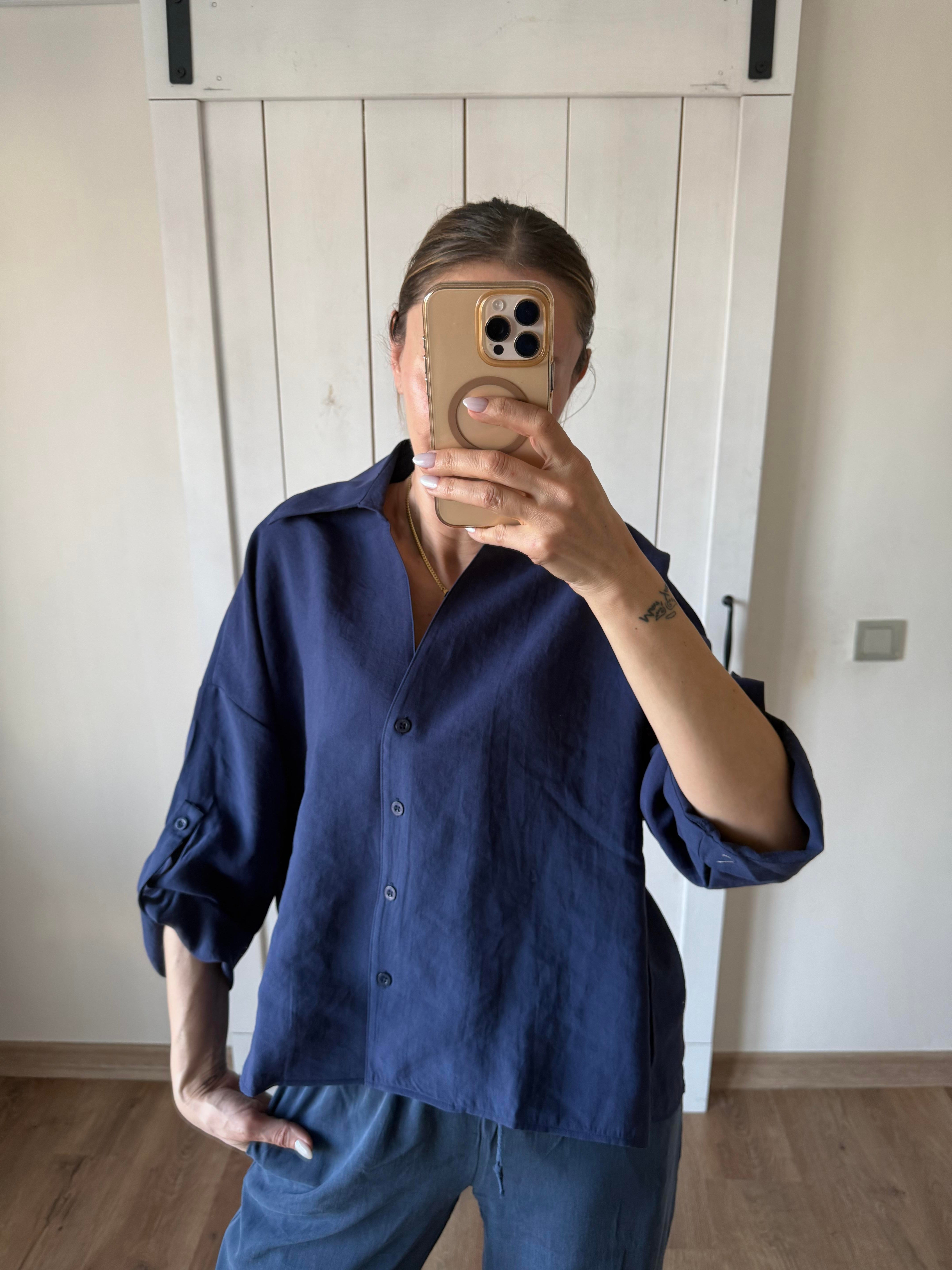 Premium Lacivert V Yaka Gömlek