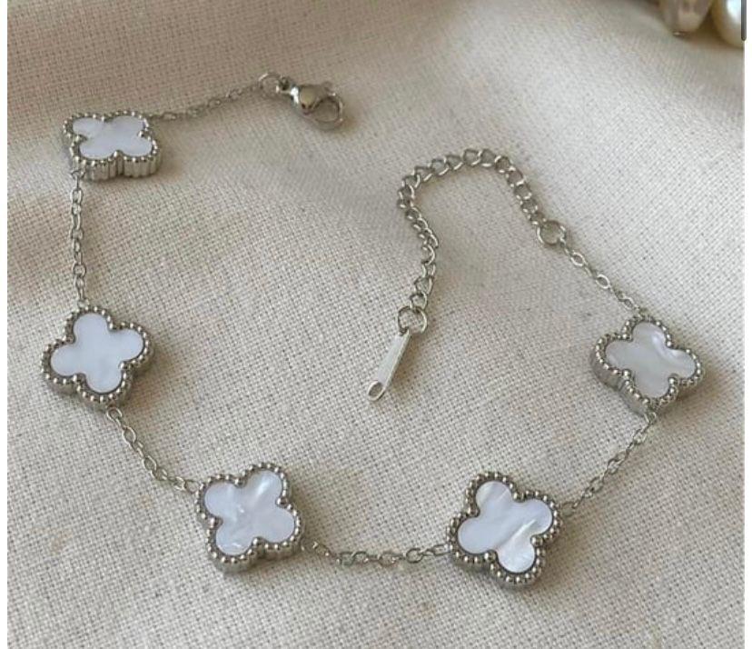 Silver Sedef Beyaz Yonca Bileklik