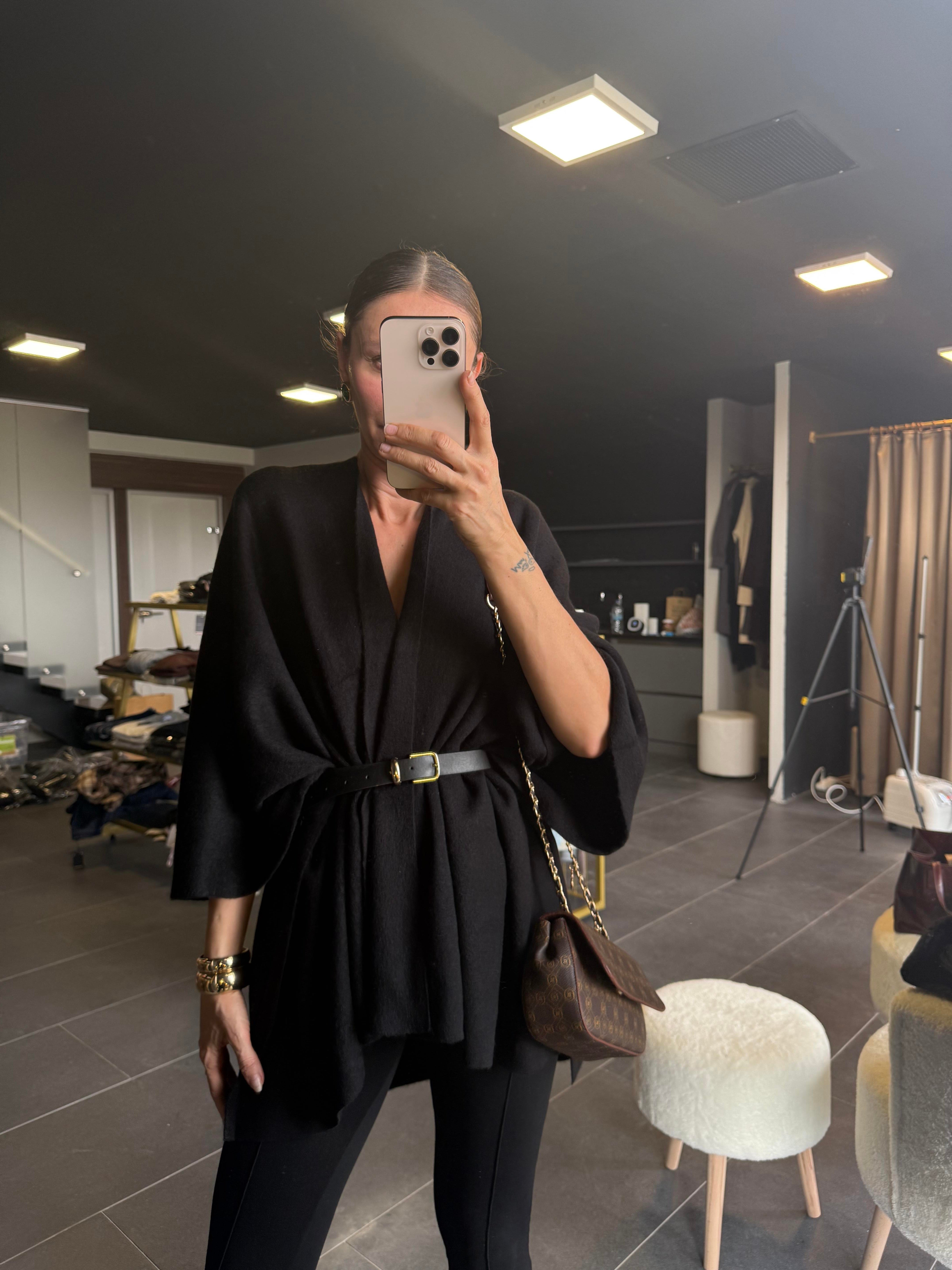 Siyah Deri Kemerli Panço