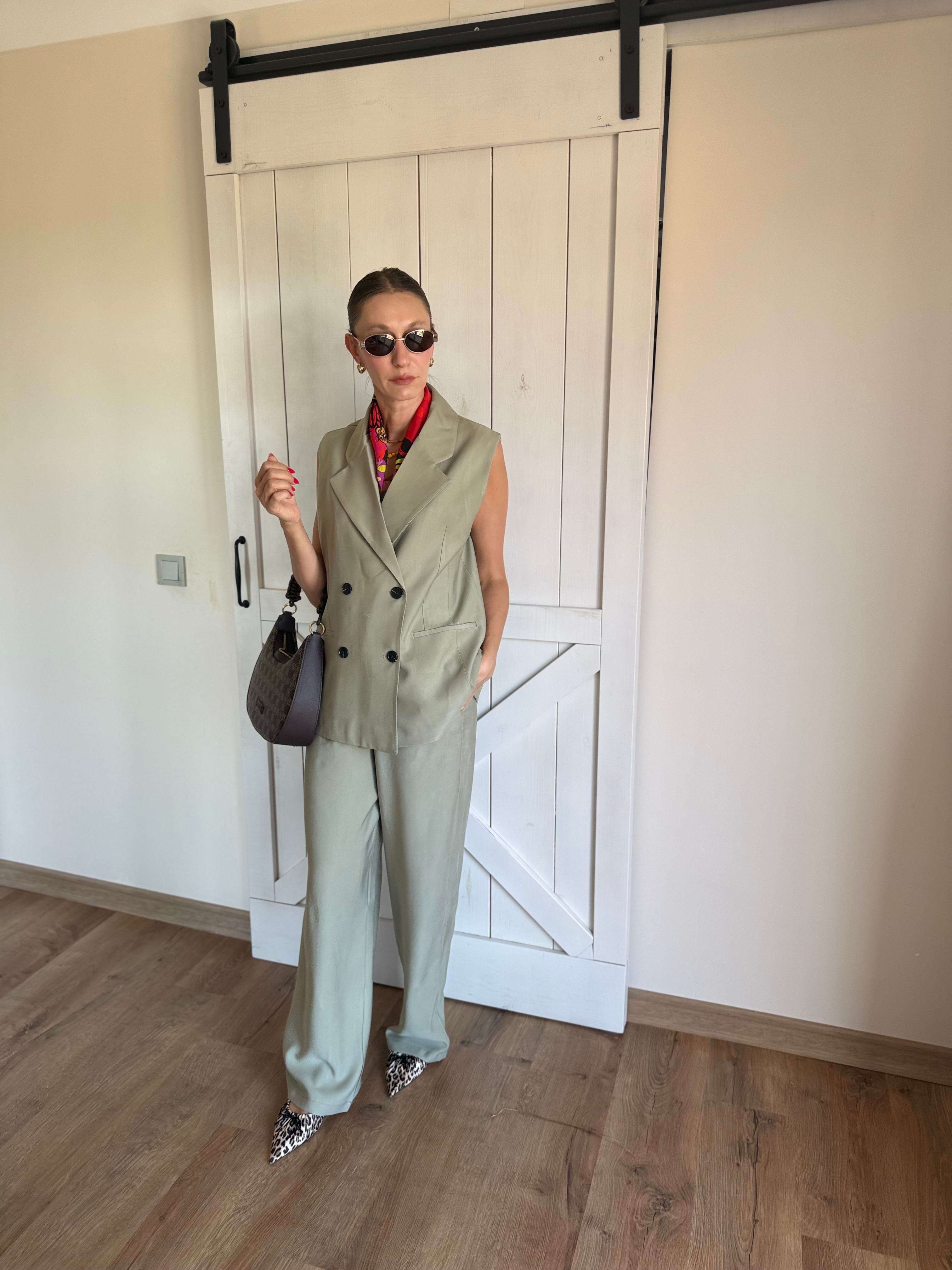 Tensel Siyah Düğmeli Çağla Yelek Pantolon Takım