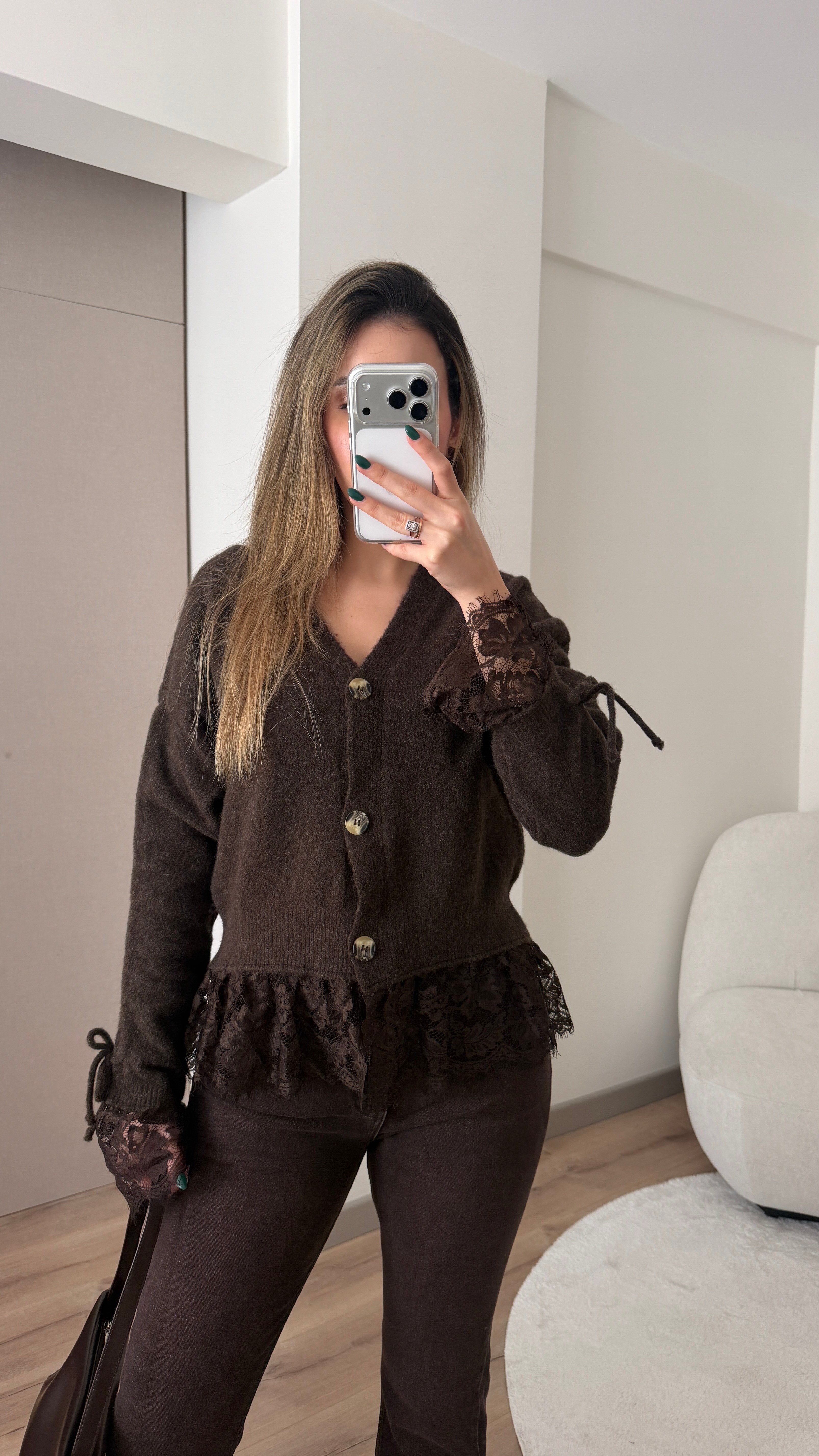 DANTELLİ YUMOŞ KAHVE HIRKA