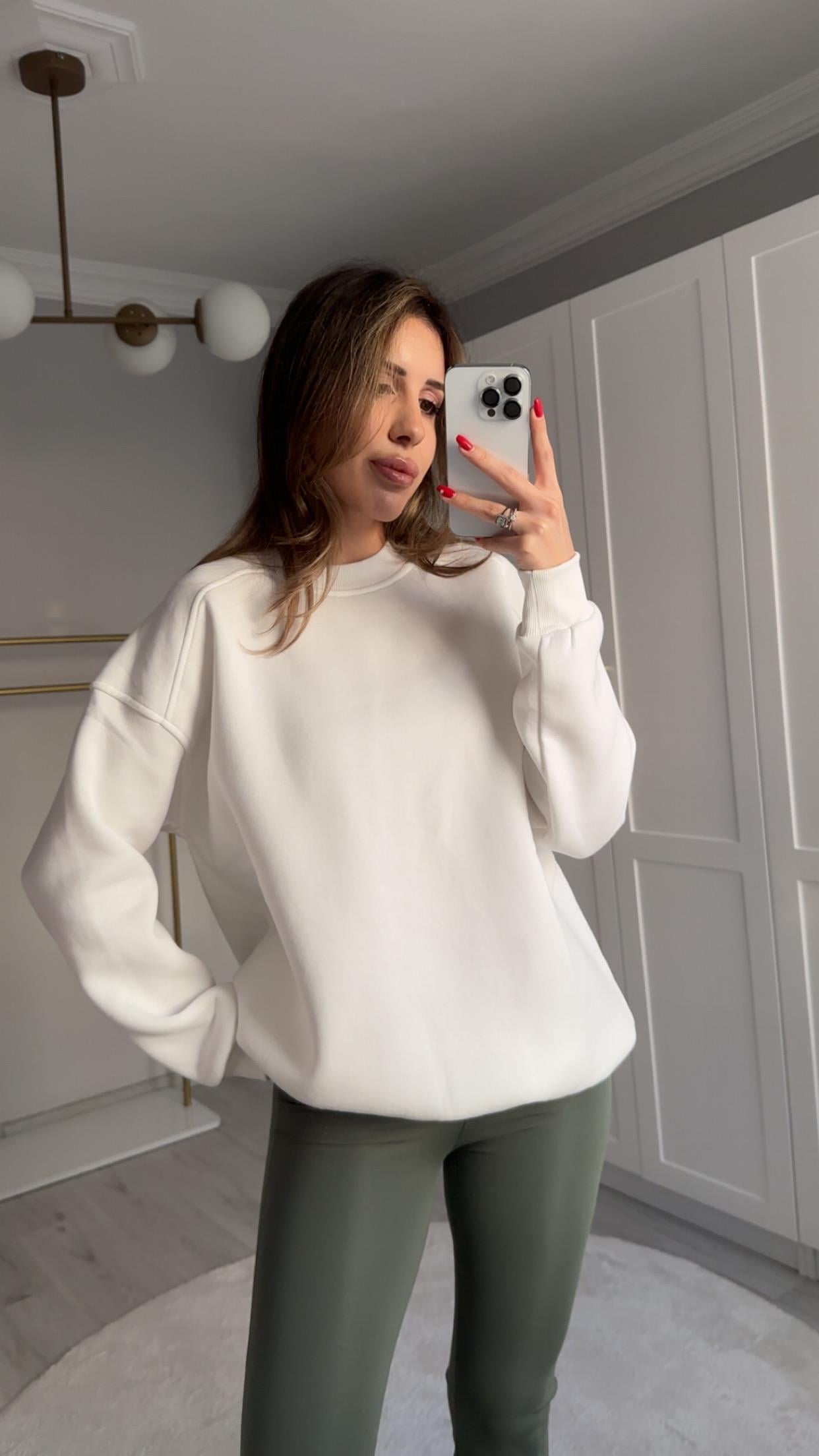 ŞARDONLU BEYAZ SWEATSHIRT