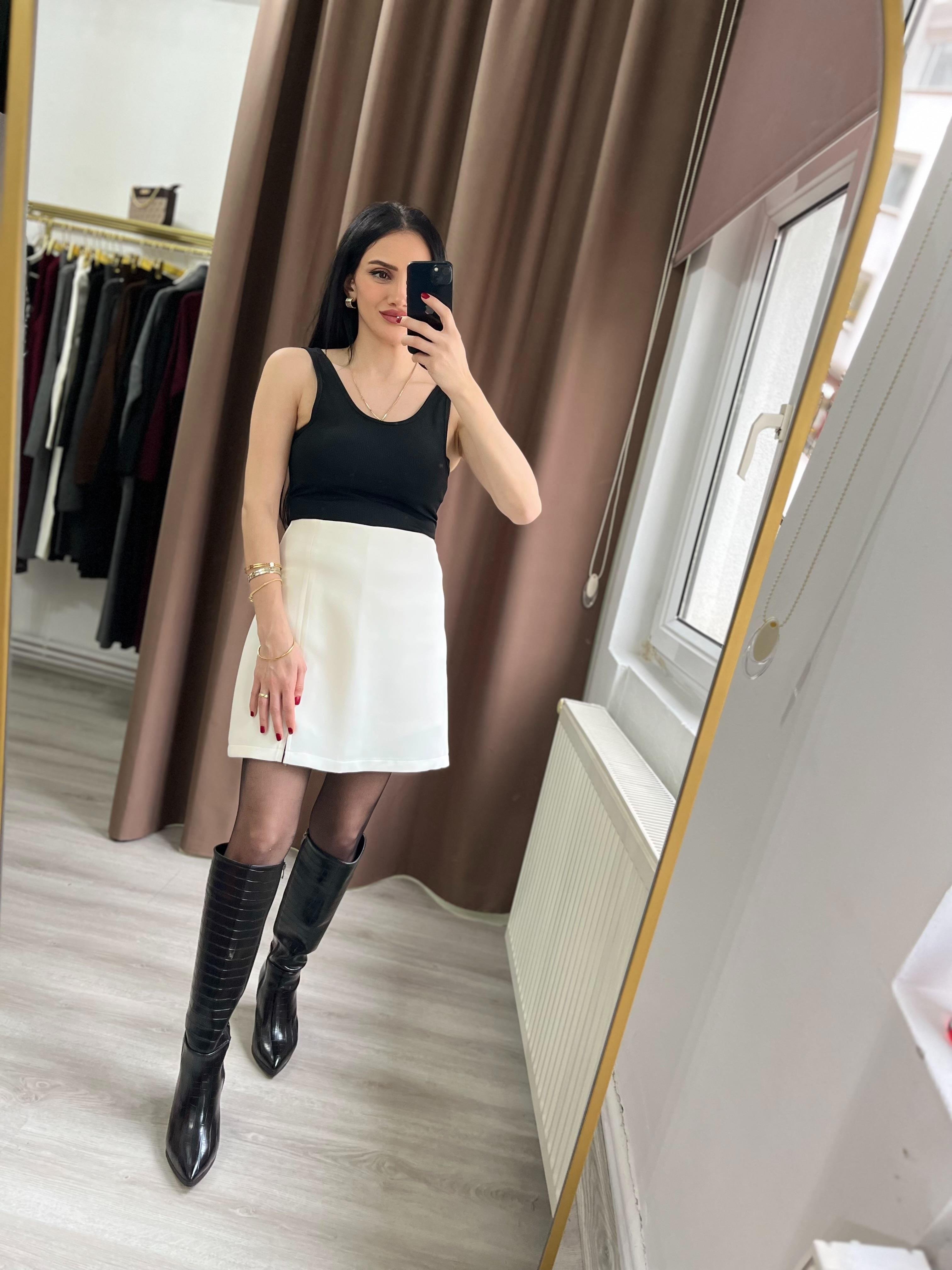 Beyaz Marka Model Şort Etek