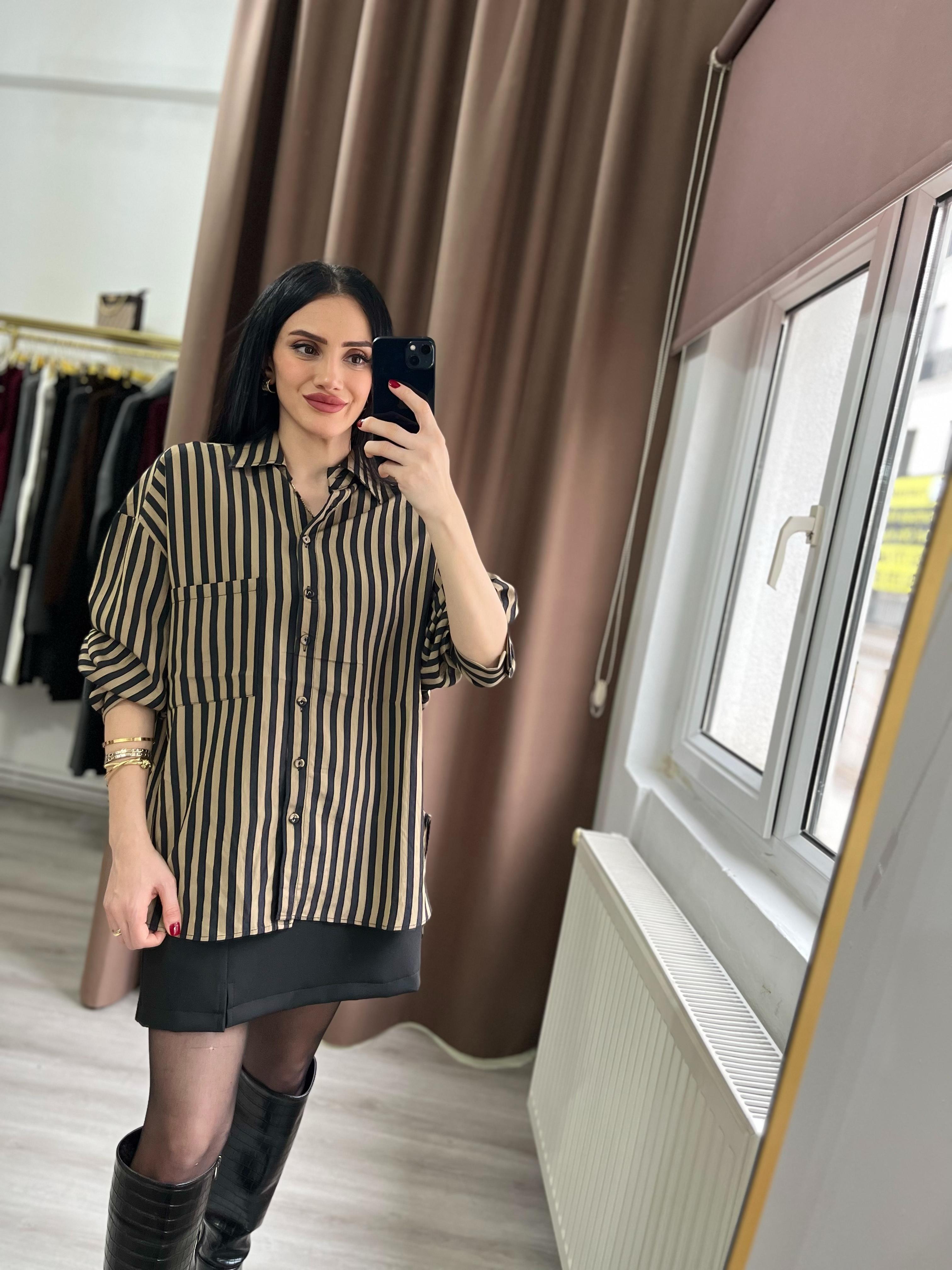 Siyah Çizgili Gömlek