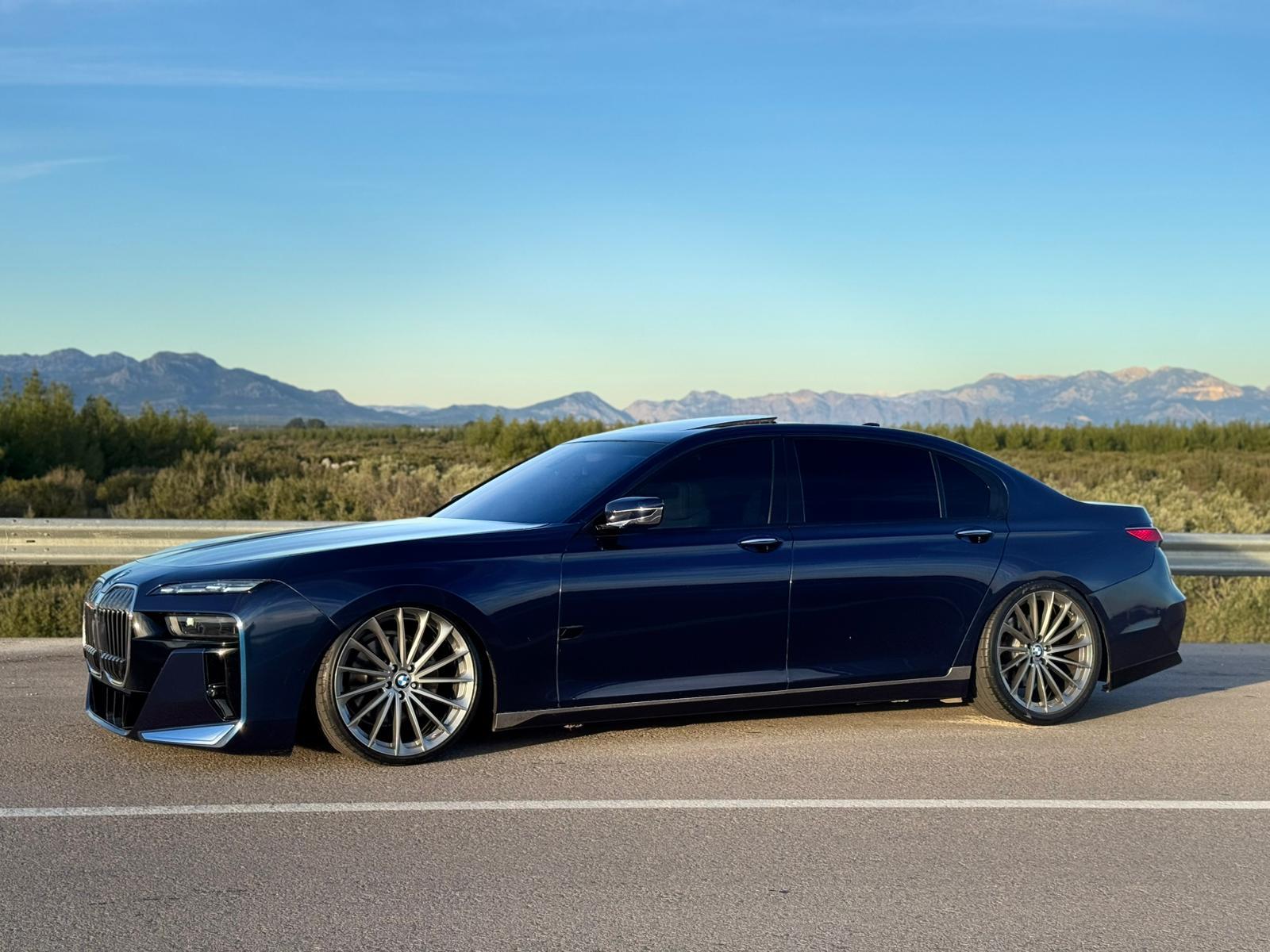 BMW F01 Uyumlu G70 Görünüm Facelift 
