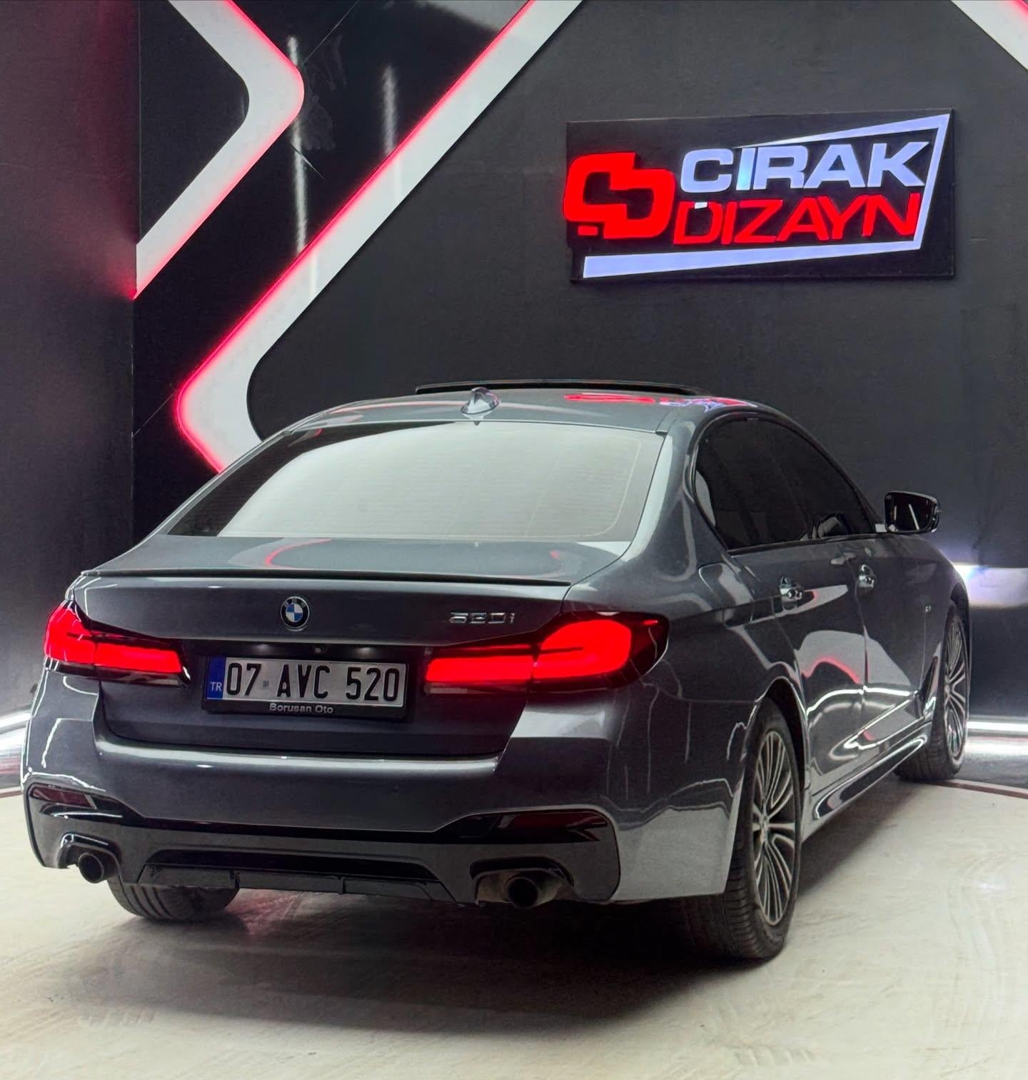 Bmw G30 Uyumlu Makyajlama Seti | Siyah Far