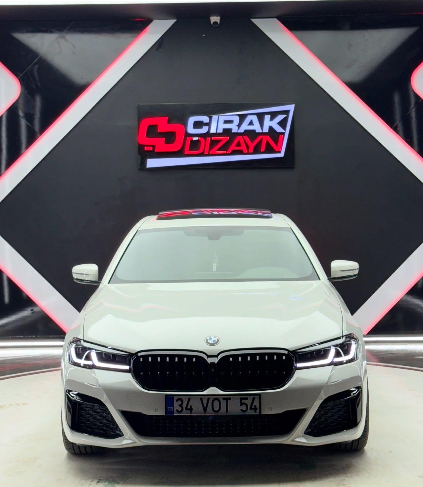 Bmw G30 Uyumlu Makyajlama Seti | Siyah Far